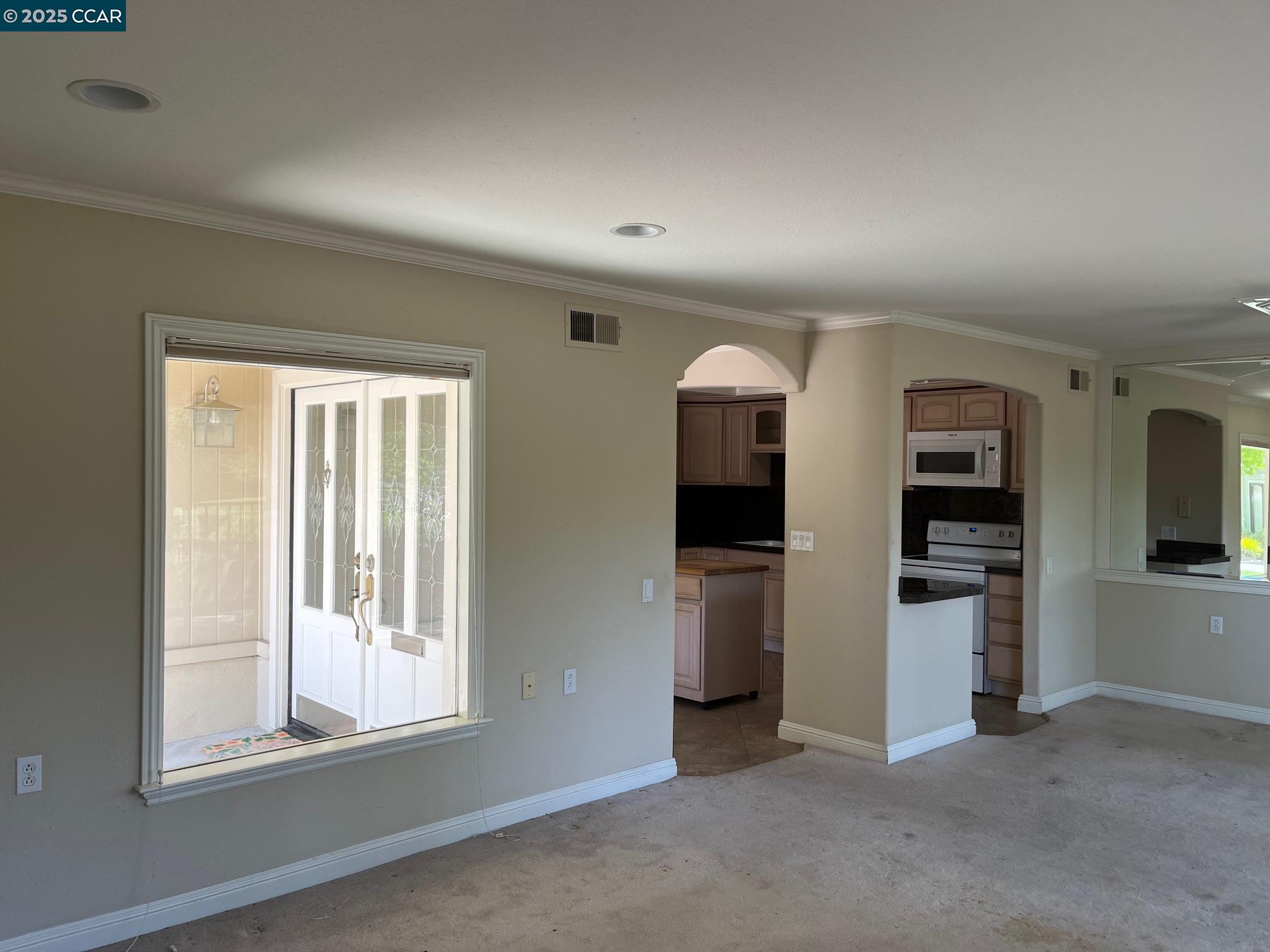 Photo #4: 41095858 Listing: Photo #4