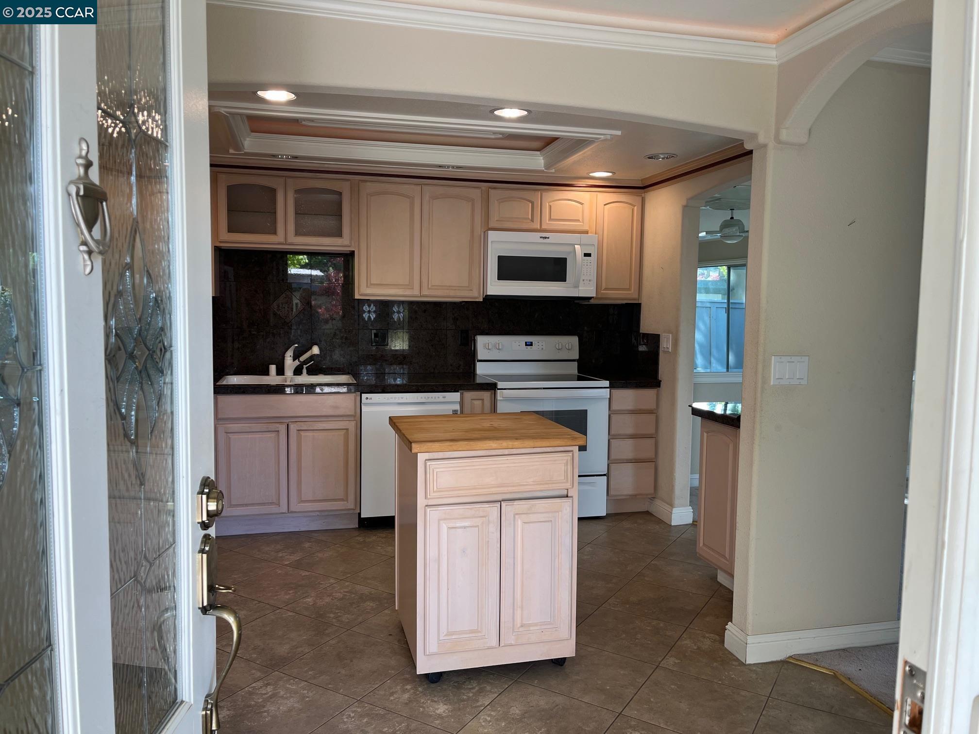 Photo #8: 41095858 Listing: Photo #8