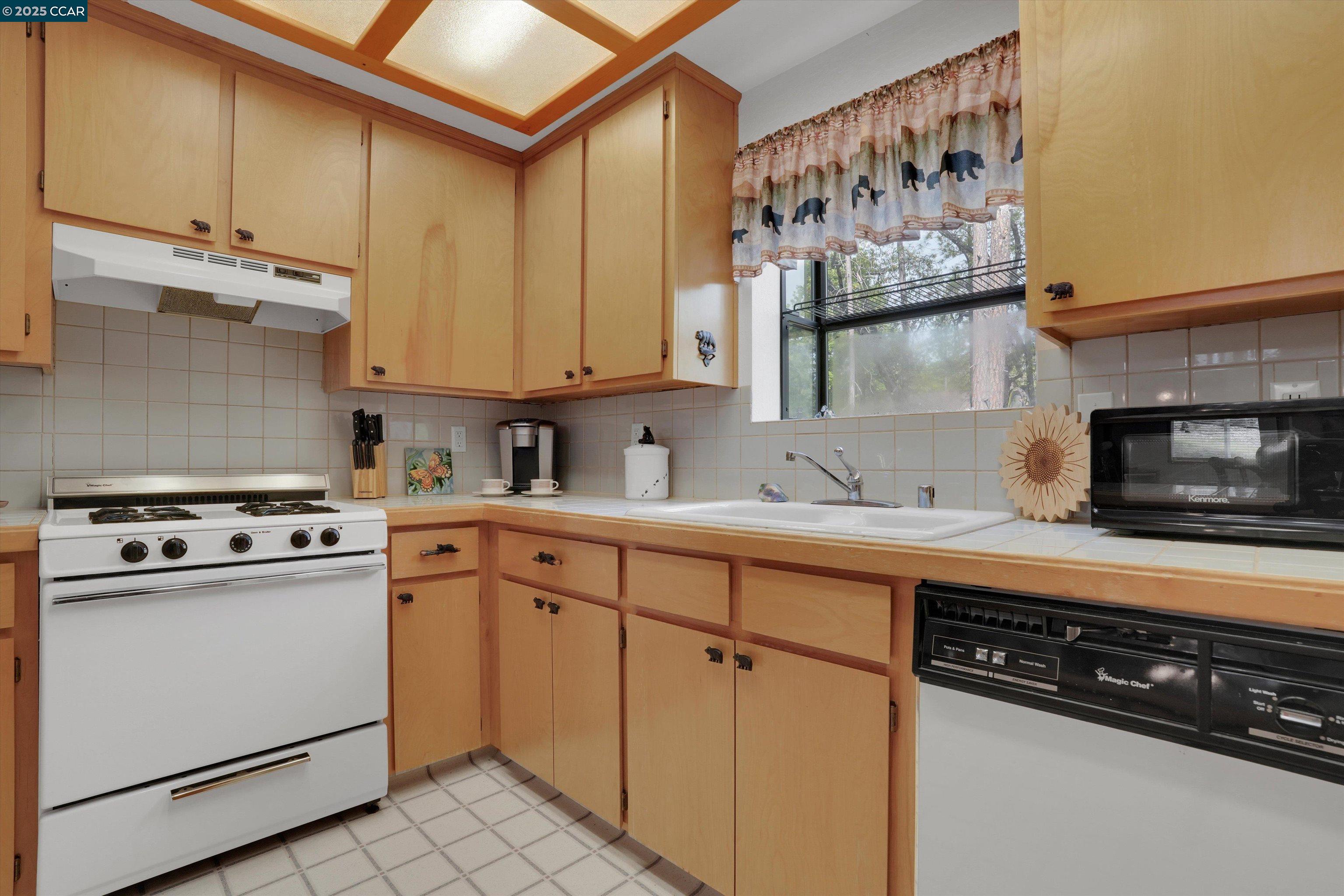 Detail Gallery Image 30 of 58 For 18996 Digger Pine St, Groveland,  CA 95321 - 2 Beds | 2 Baths