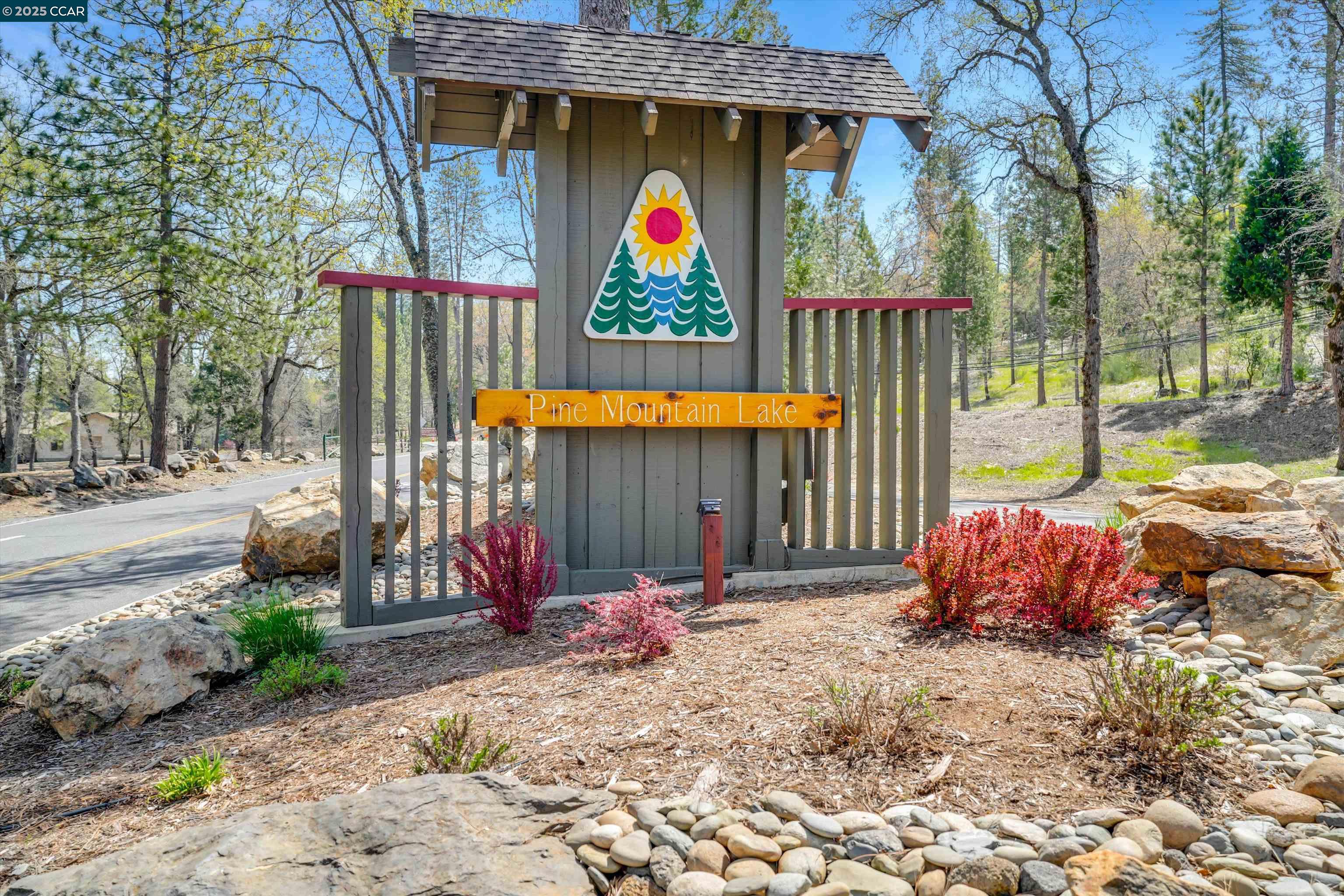 Detail Gallery Image 37 of 58 For 18996 Digger Pine St, Groveland,  CA 95321 - 2 Beds | 2 Baths