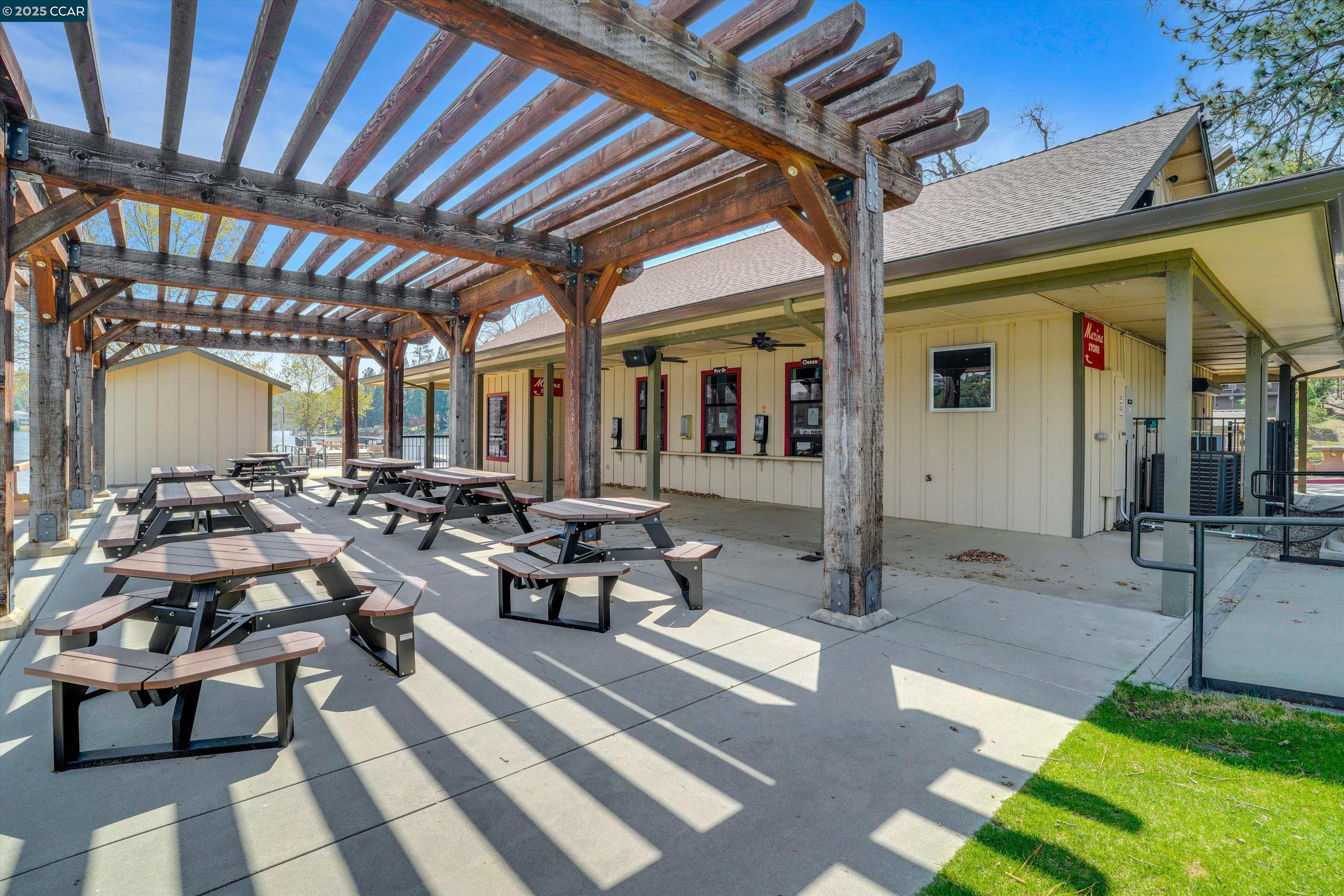 Detail Gallery Image 41 of 58 For 18996 Digger Pine St, Groveland,  CA 95321 - 2 Beds | 2 Baths