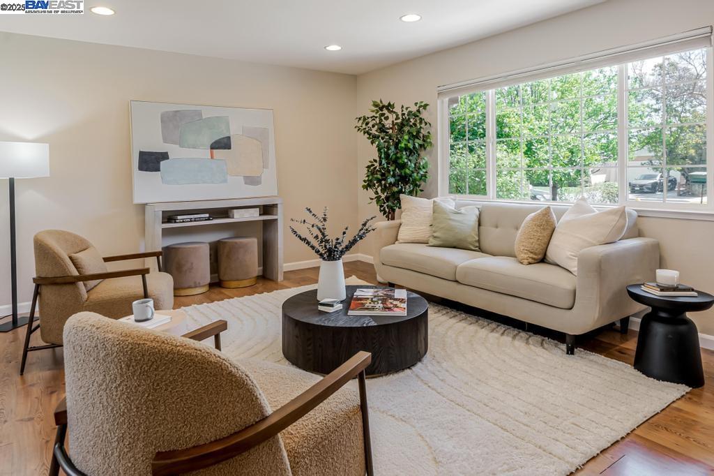 Detail Gallery Image 4 of 29 For 5921 Indian Ave, San Jose,  CA 95123 - 5 Beds | 3 Baths
