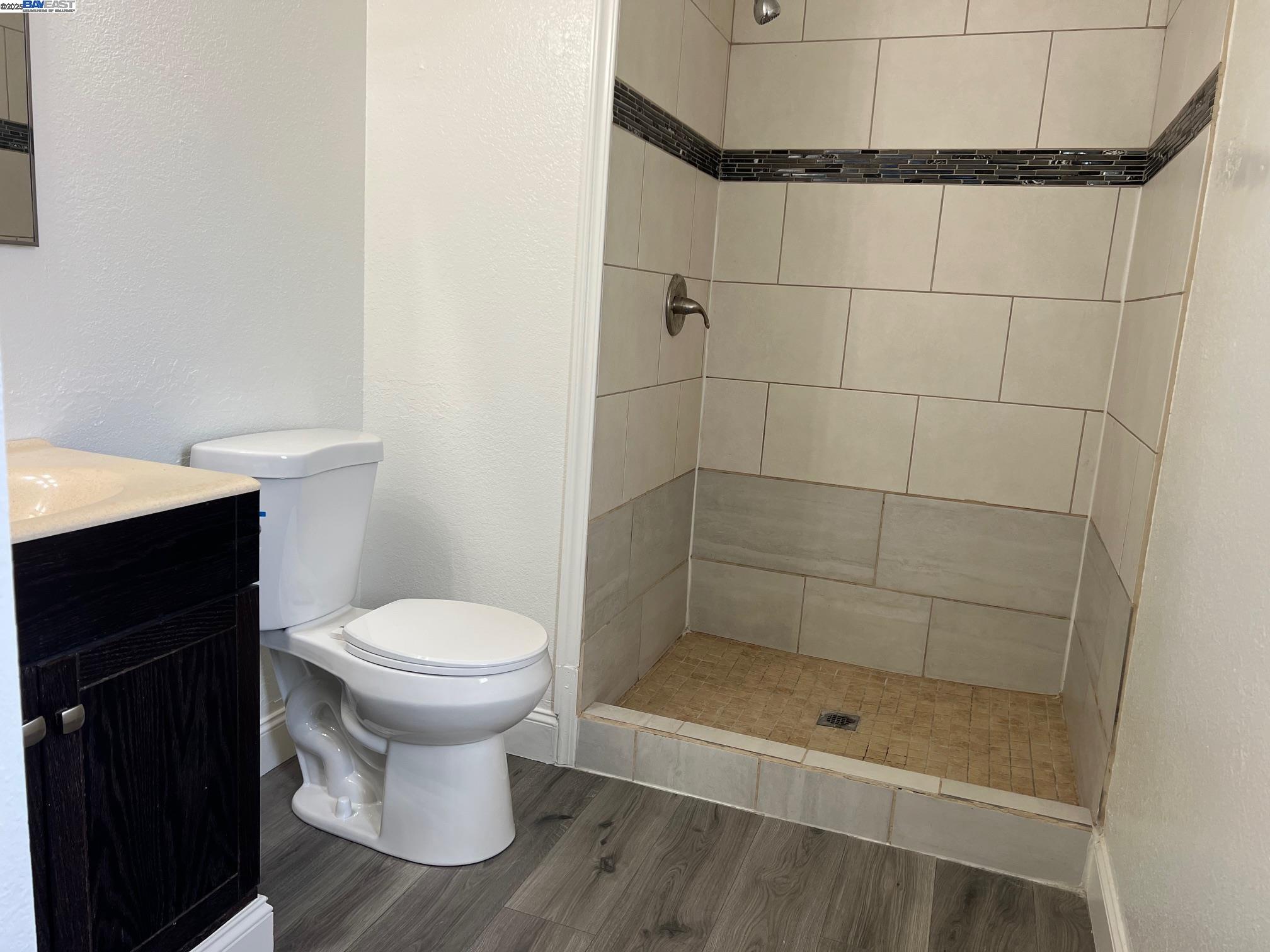 Detail Gallery Image 14 of 16 For 2202 Banyan Way, Antioch,  CA 94509 - 4 Beds | 2/1 Baths