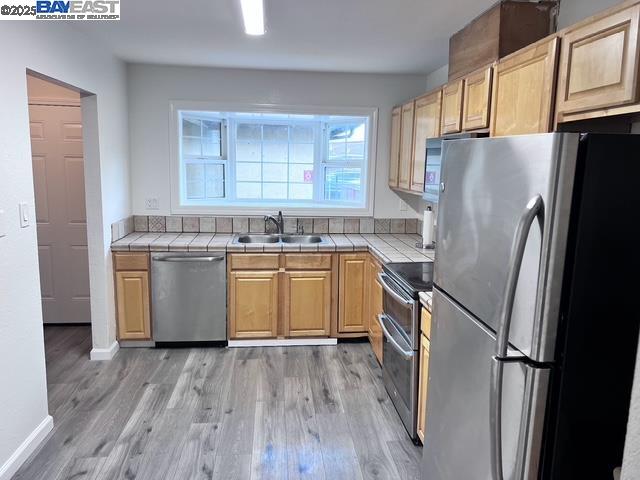 Detail Gallery Image 8 of 16 For 2202 Banyan Way, Antioch,  CA 94509 - 4 Beds | 2/1 Baths
