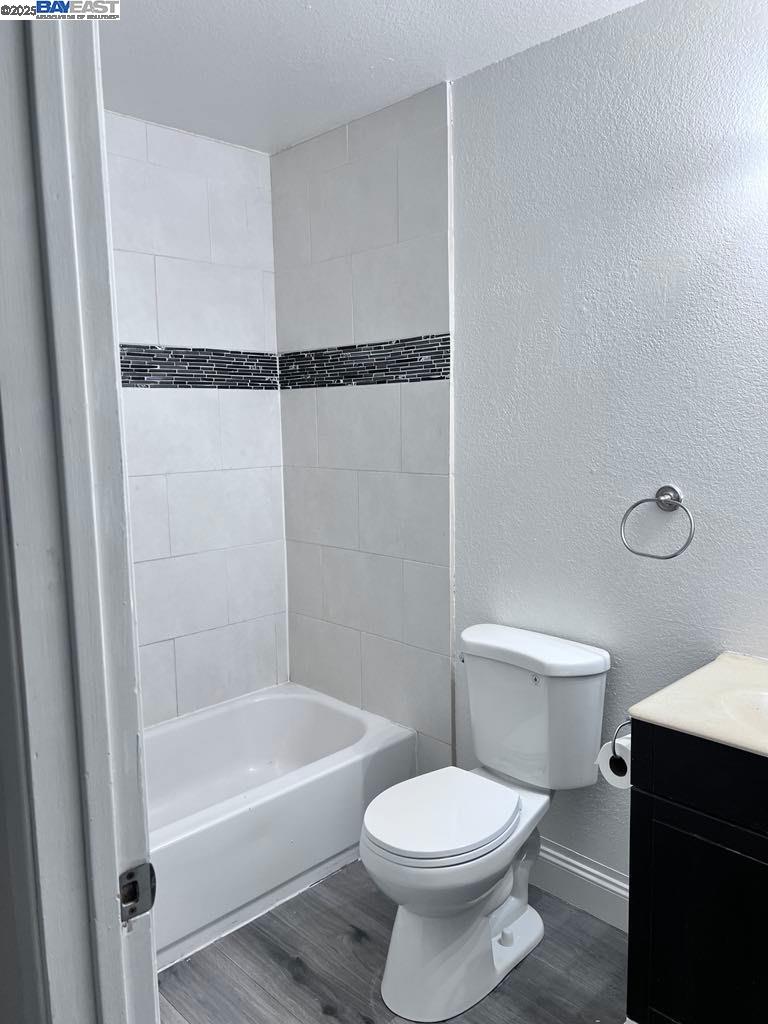 Detail Gallery Image 10 of 16 For 2202 Banyan Way, Antioch,  CA 94509 - 4 Beds | 2/1 Baths