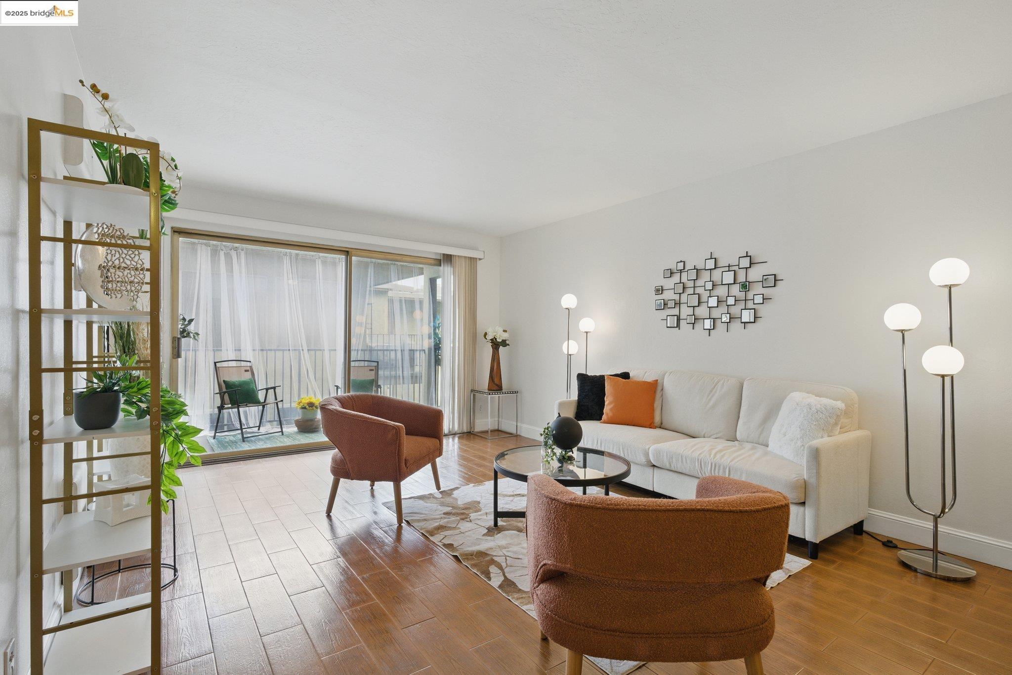 Detail Gallery Image 2 of 27 For 85 Vernon #206,  Oakland,  CA 94610 - 1 Beds | 1 Baths