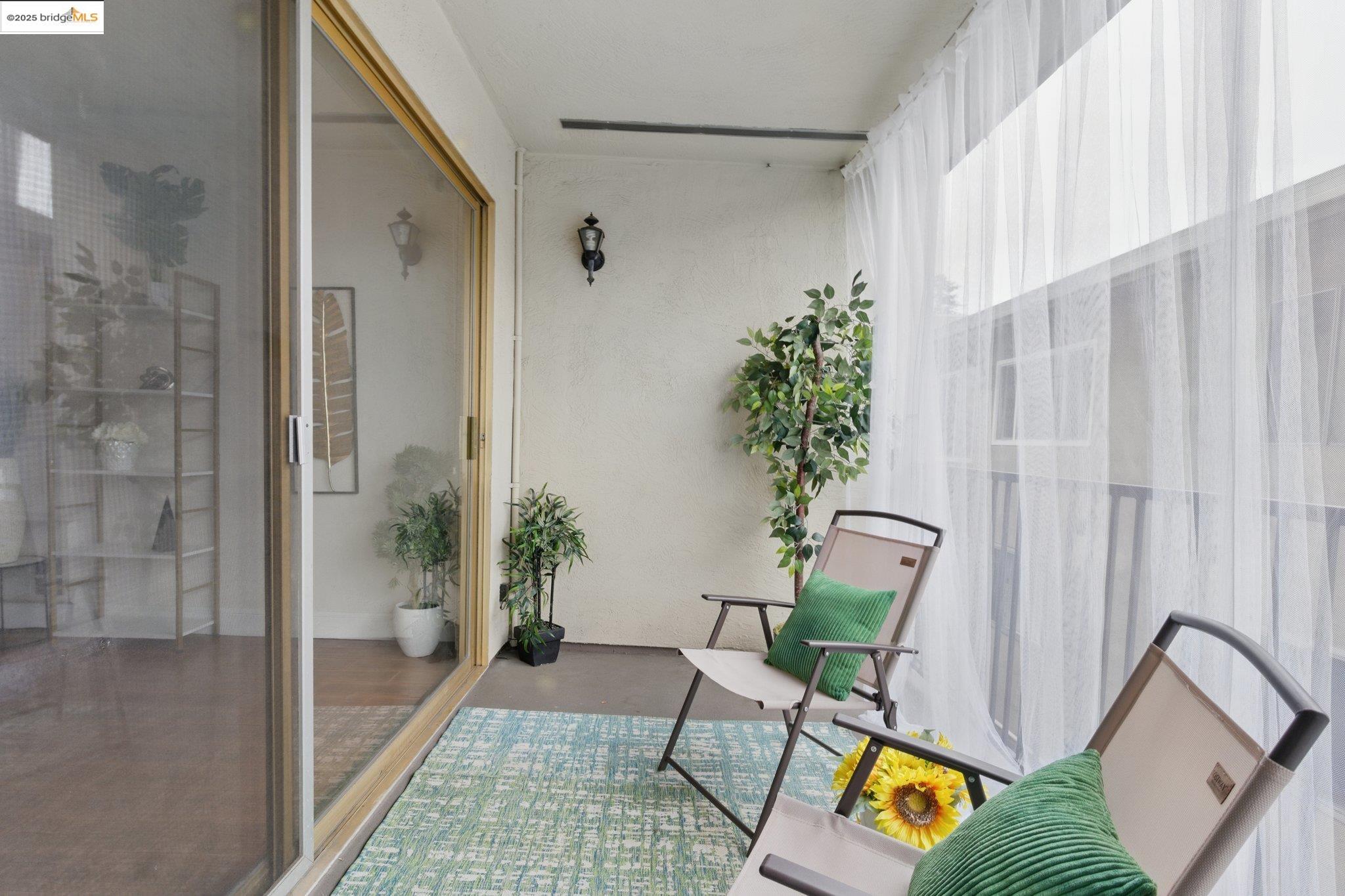 Detail Gallery Image 13 of 27 For 85 Vernon #206,  Oakland,  CA 94610 - 1 Beds | 1 Baths