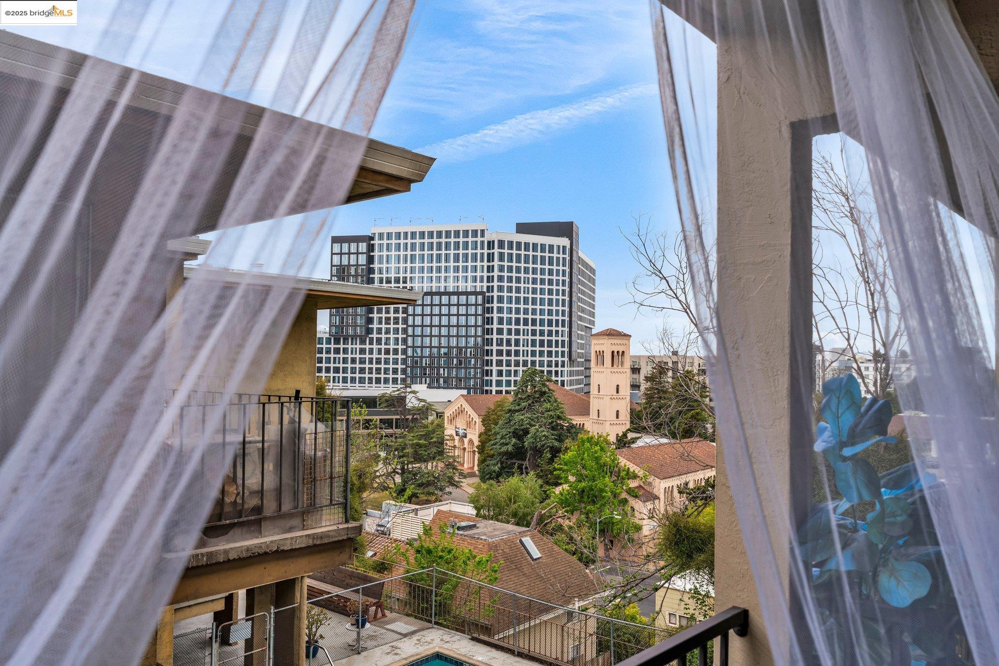 Detail Gallery Image 14 of 27 For 85 Vernon #206,  Oakland,  CA 94610 - 1 Beds | 1 Baths