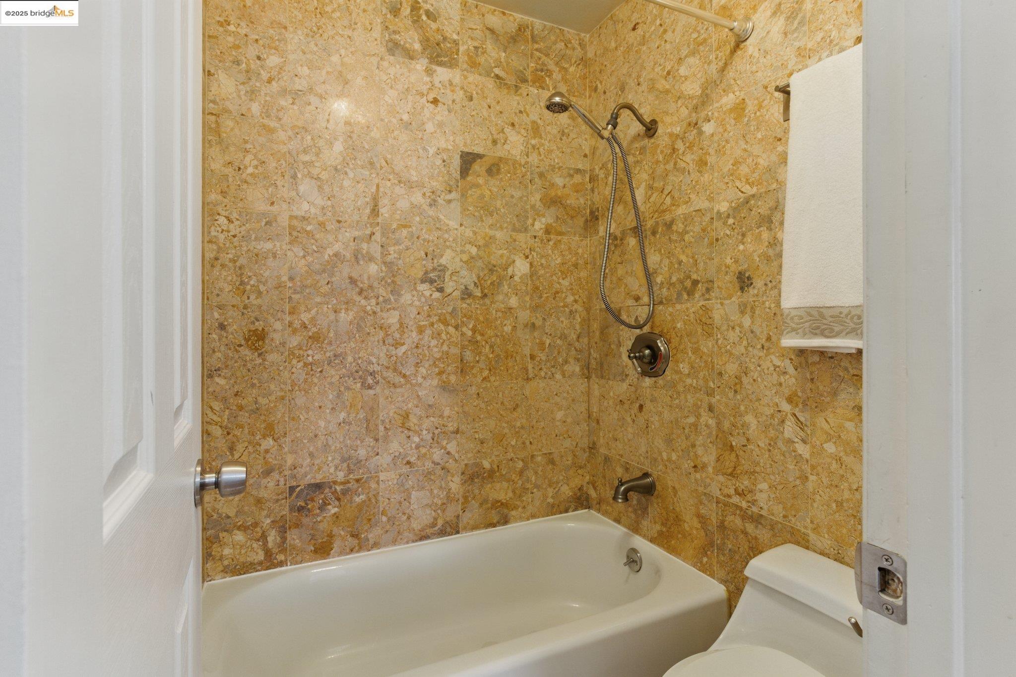 Detail Gallery Image 17 of 27 For 85 Vernon #206,  Oakland,  CA 94610 - 1 Beds | 1 Baths