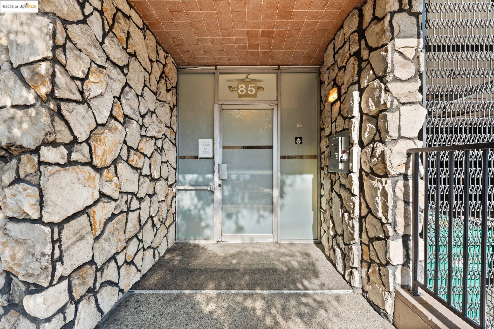 Detail Gallery Image 25 of 27 For 85 Vernon #206,  Oakland,  CA 94610 - 1 Beds | 1 Baths