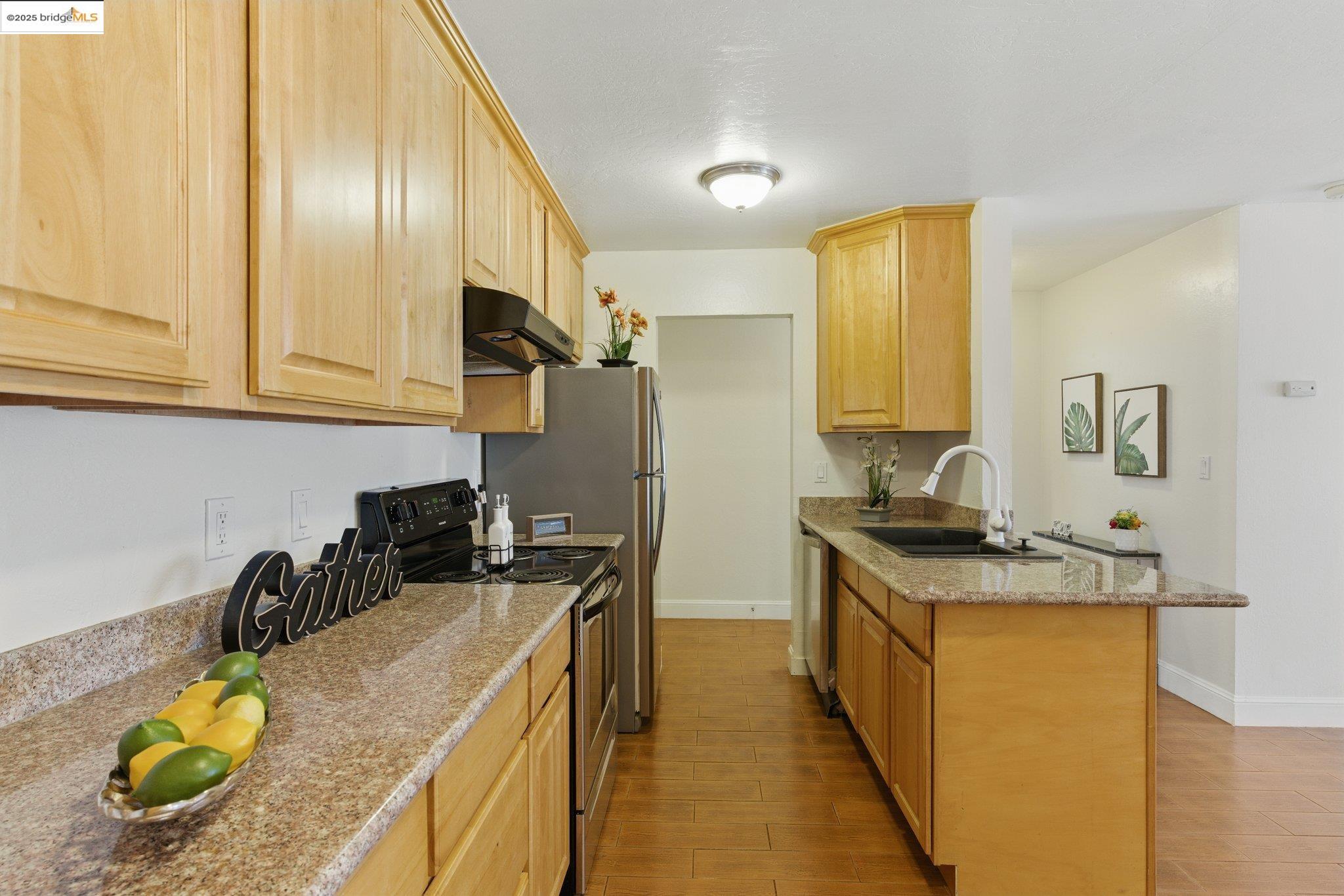 Detail Gallery Image 5 of 27 For 85 Vernon #206,  Oakland,  CA 94610 - 1 Beds | 1 Baths