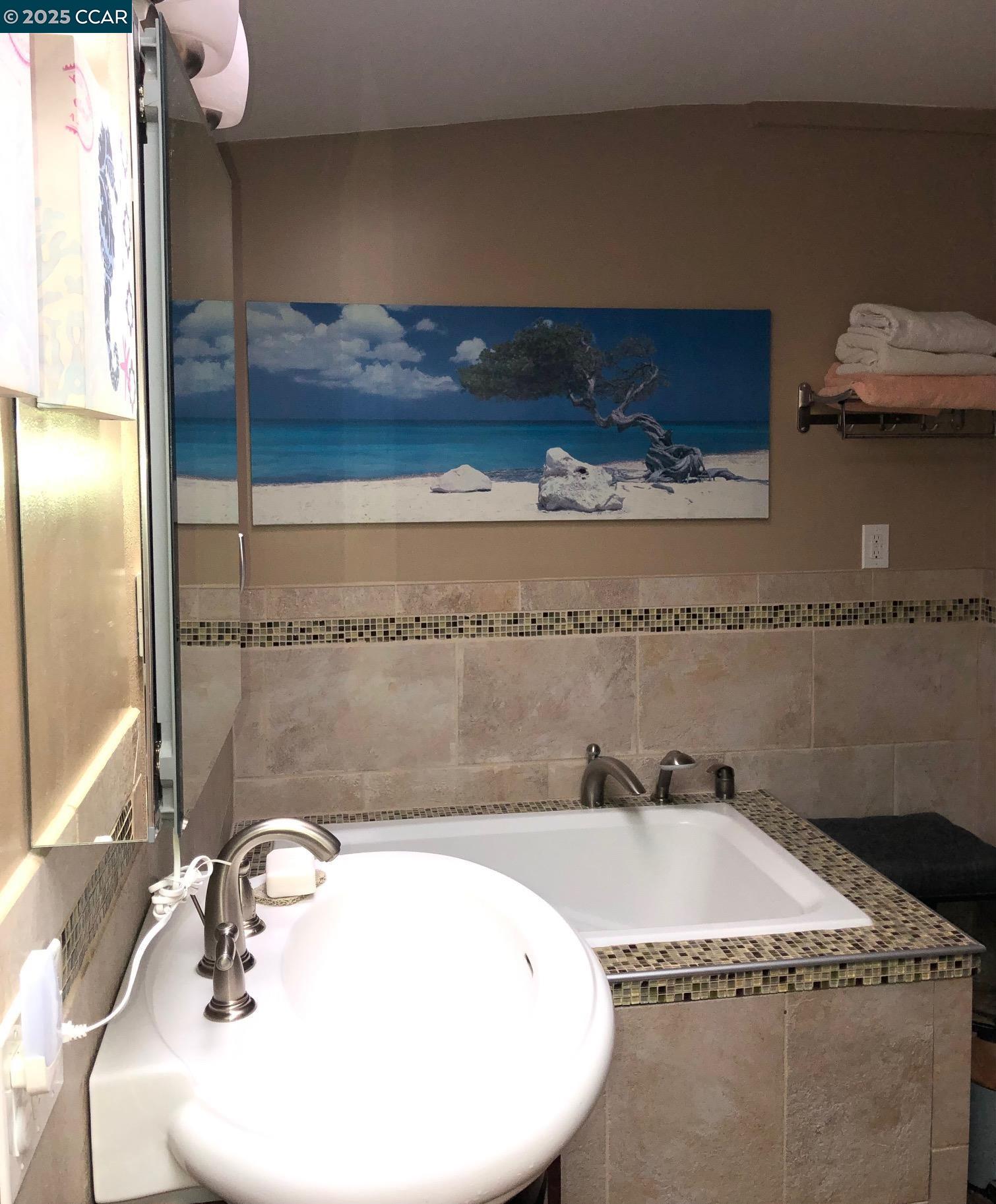 Detail Gallery Image 14 of 46 For 1502 Hillcrest Road, San Pablo,  CA 94806 - 2 Beds | 2/1 Baths