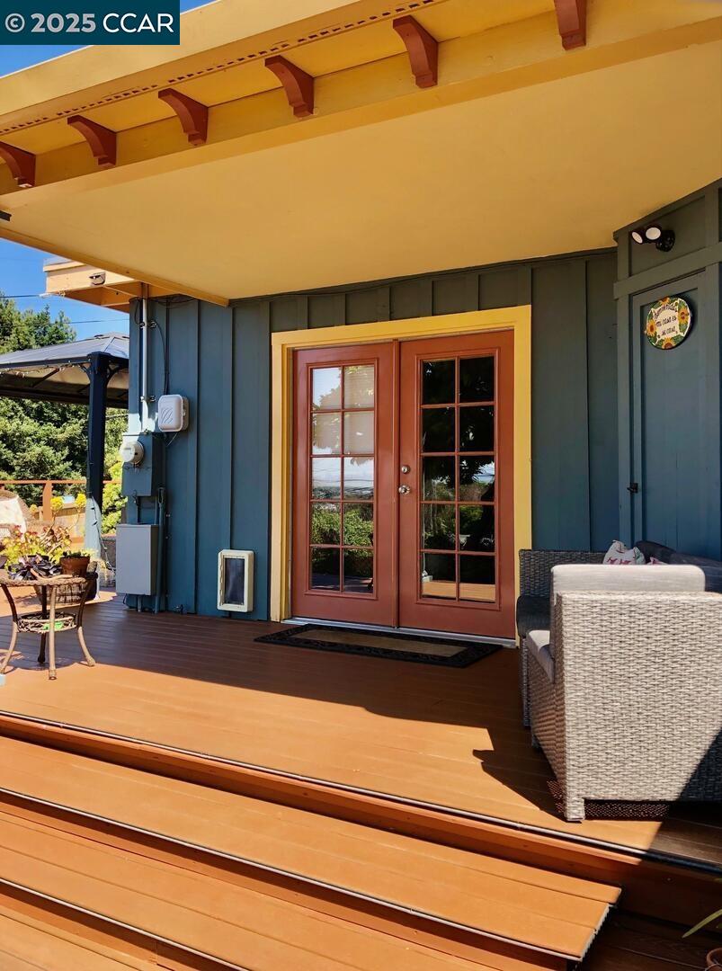 Detail Gallery Image 4 of 46 For 1502 Hillcrest Road, San Pablo,  CA 94806 - 2 Beds | 2/1 Baths