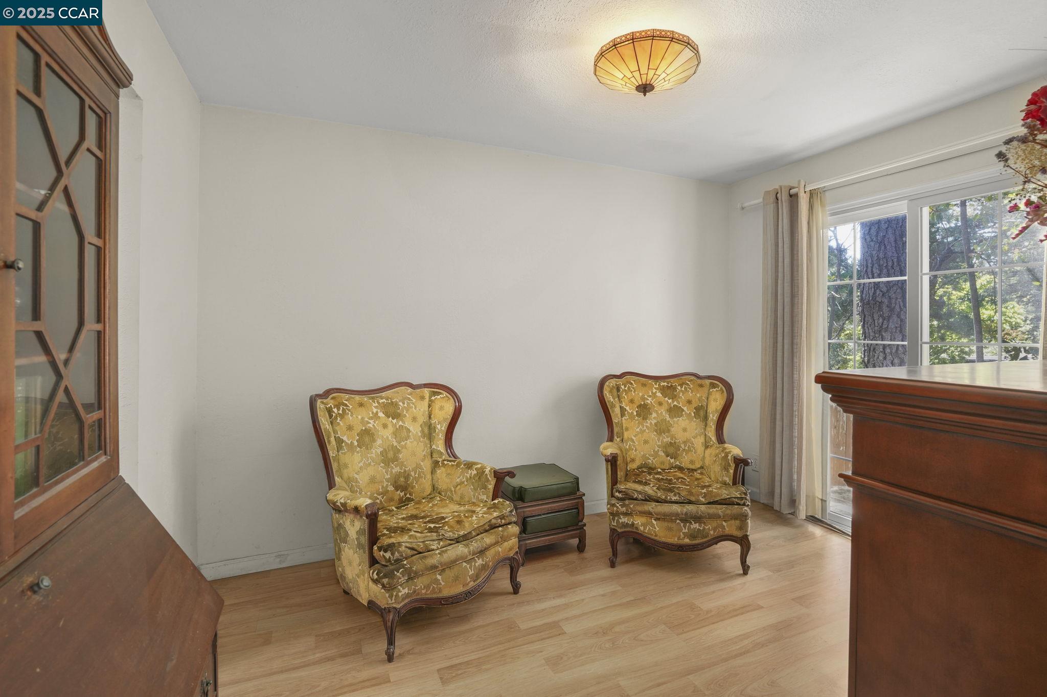 Detail Gallery Image 11 of 24 For 532 Ridgeview Ct, Pleasant Hill,  CA 94523-1024 - 3 Beds | 2/1 Baths