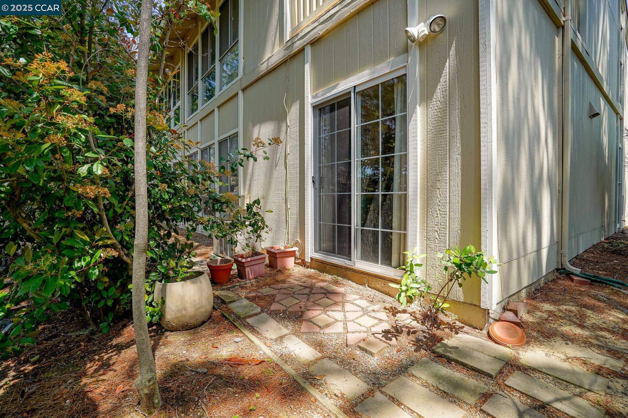Detail Gallery Image 22 of 24 For 532 Ridgeview Ct, Pleasant Hill,  CA 94523-1024 - 3 Beds | 2/1 Baths
