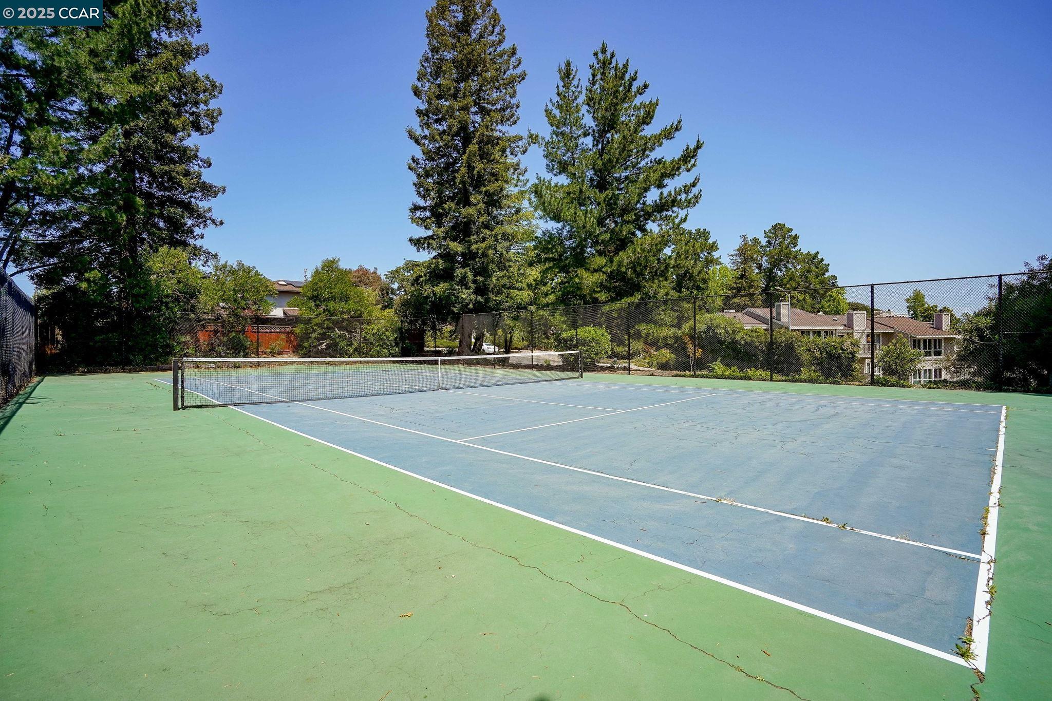 Detail Gallery Image 24 of 24 For 532 Ridgeview Ct, Pleasant Hill,  CA 94523-1024 - 3 Beds | 2/1 Baths