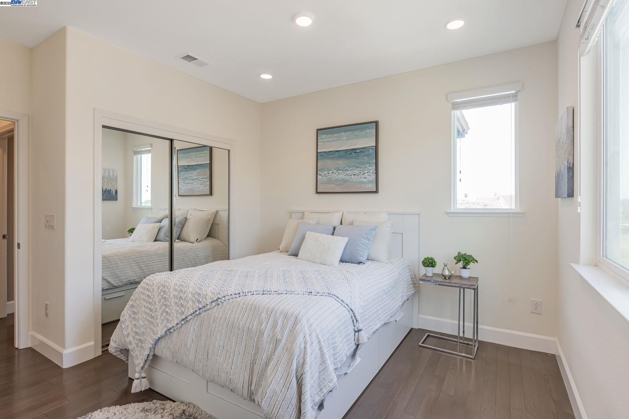 Detail Gallery Image 21 of 39 For 5681 Pandorea Terrace, Newark,  CA 94560 - 3 Beds | 3 Baths