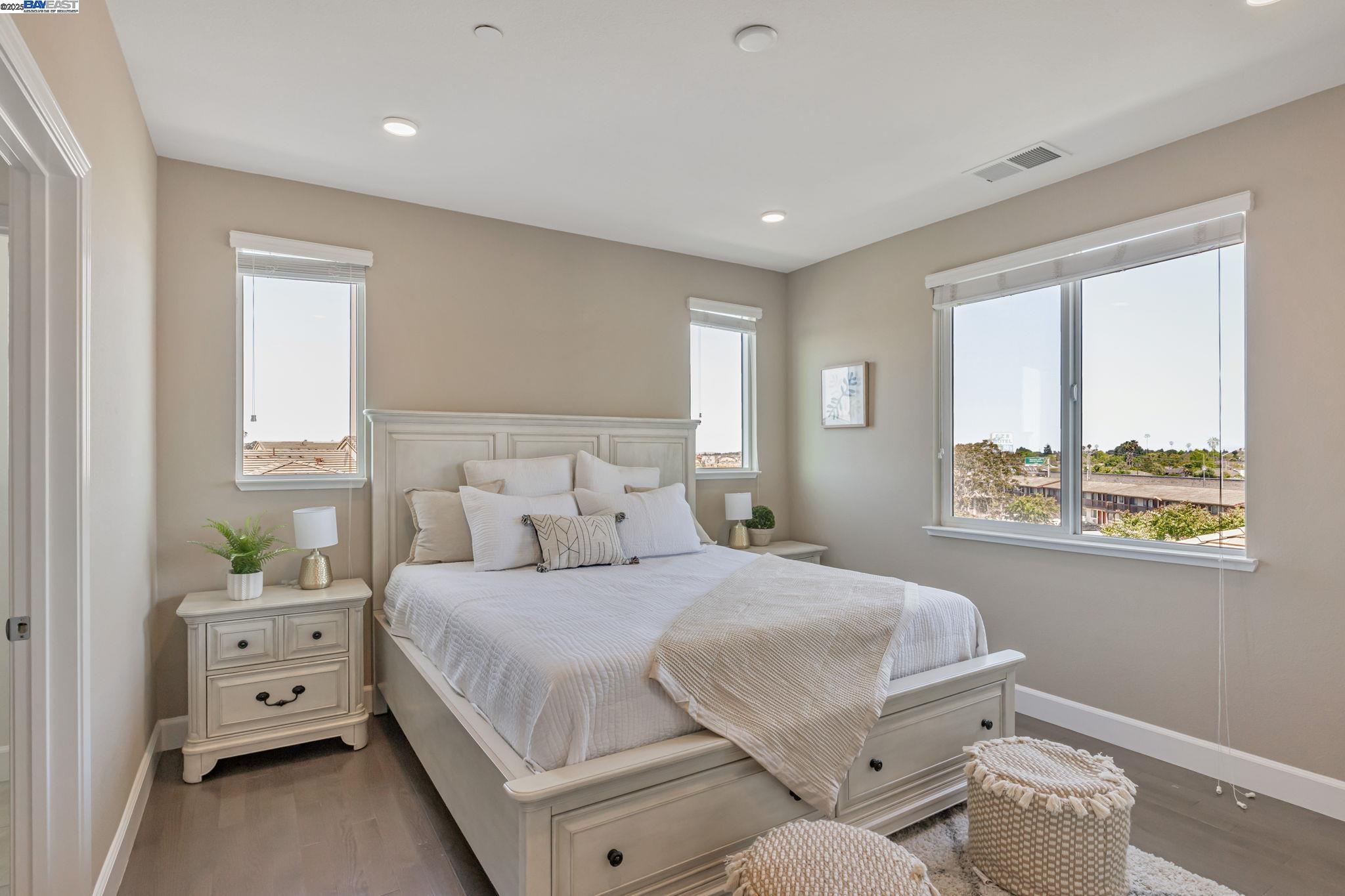 Detail Gallery Image 23 of 39 For 5681 Pandorea Terrace, Newark,  CA 94560 - 3 Beds | 3 Baths