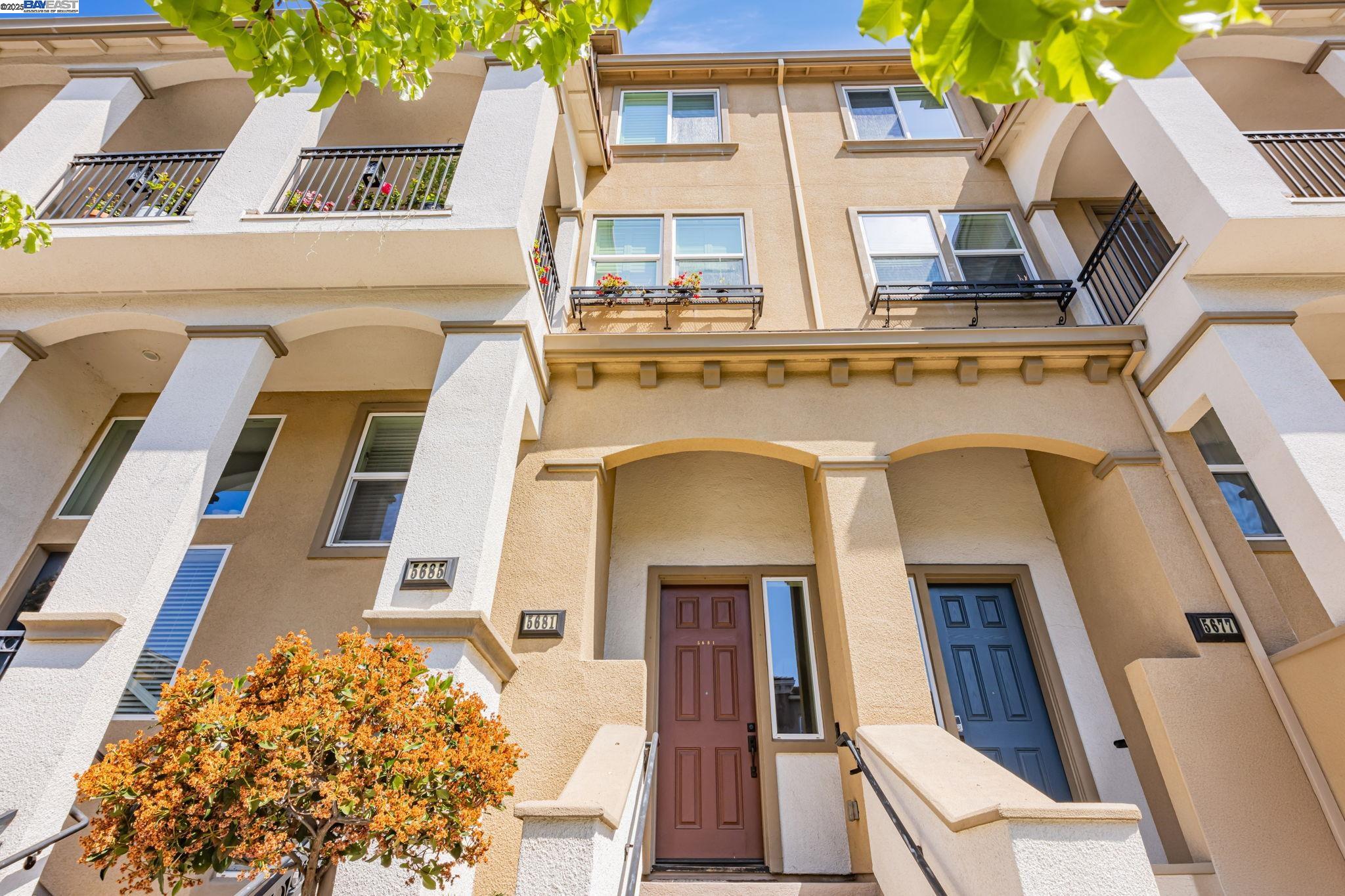 Detail Gallery Image 5 of 39 For 5681 Pandorea Terrace, Newark,  CA 94560 - 3 Beds | 3 Baths