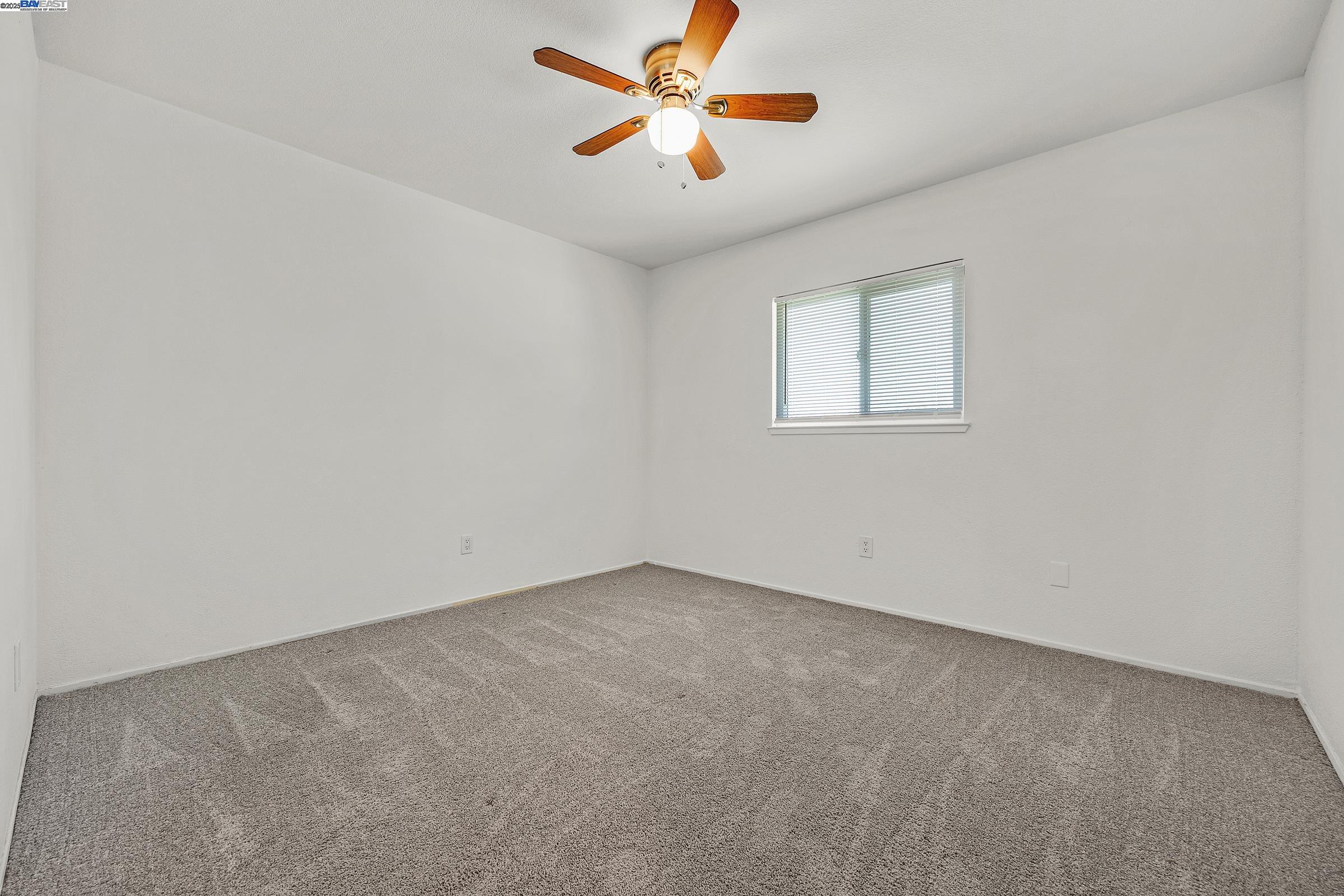 Detail Gallery Image 12 of 21 For 80 Portola Way #104,  Tracy,  CA 95376 - 3 Beds | 1/1 Baths