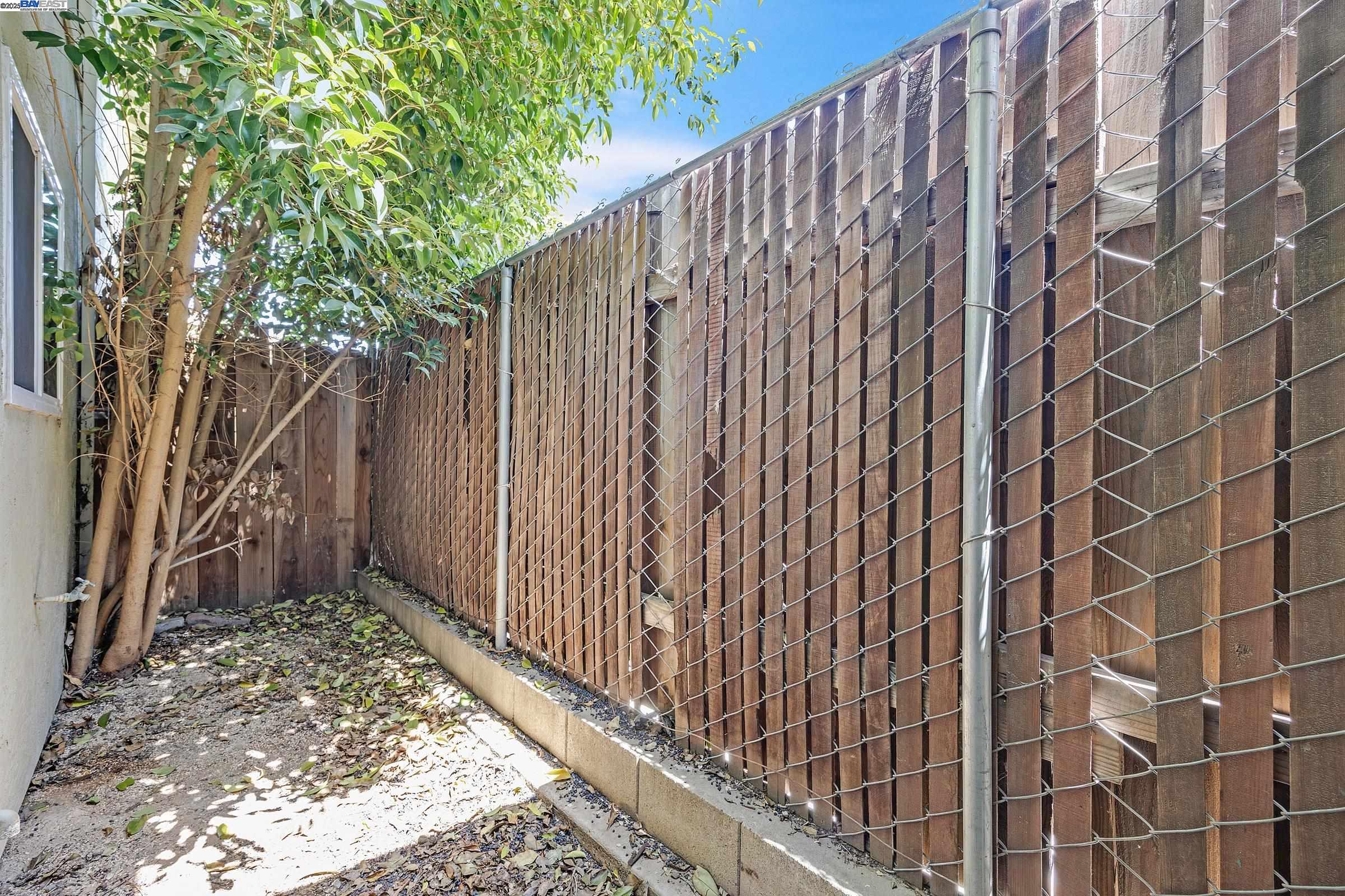 Detail Gallery Image 17 of 21 For 80 Portola Way #104,  Tracy,  CA 95376 - 3 Beds | 1/1 Baths