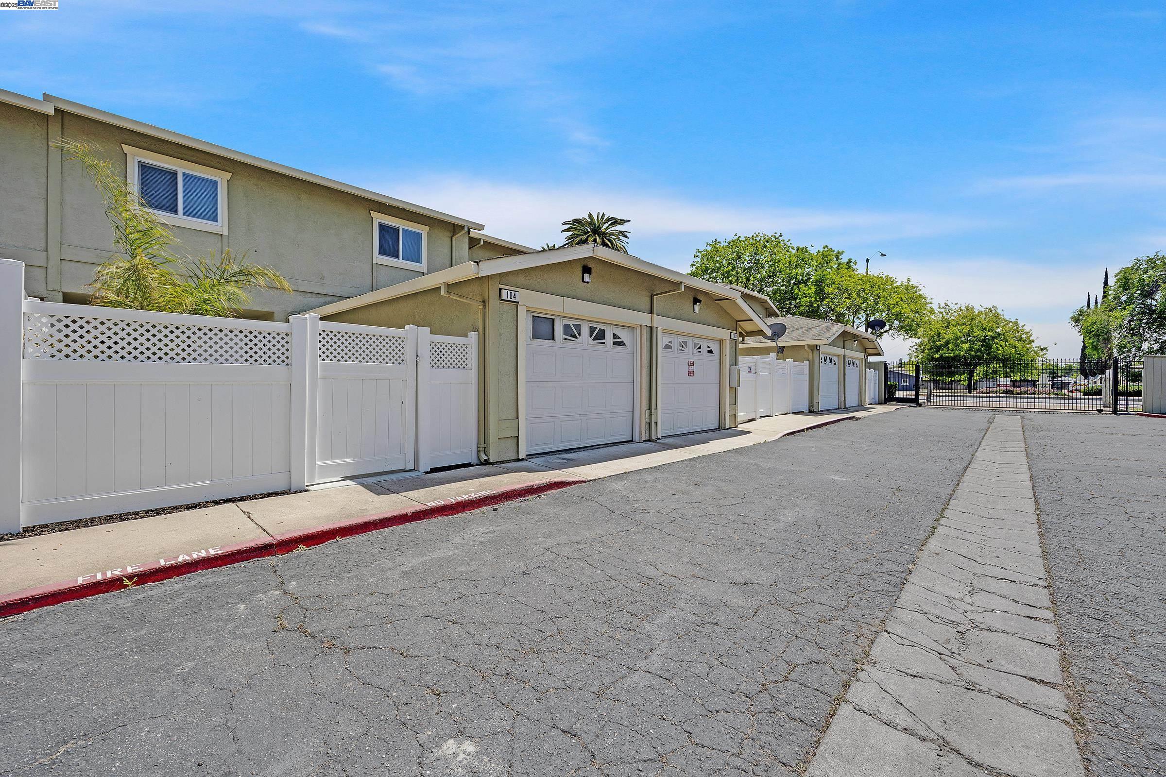 Detail Gallery Image 20 of 21 For 80 Portola Way #104,  Tracy,  CA 95376 - 3 Beds | 1/1 Baths