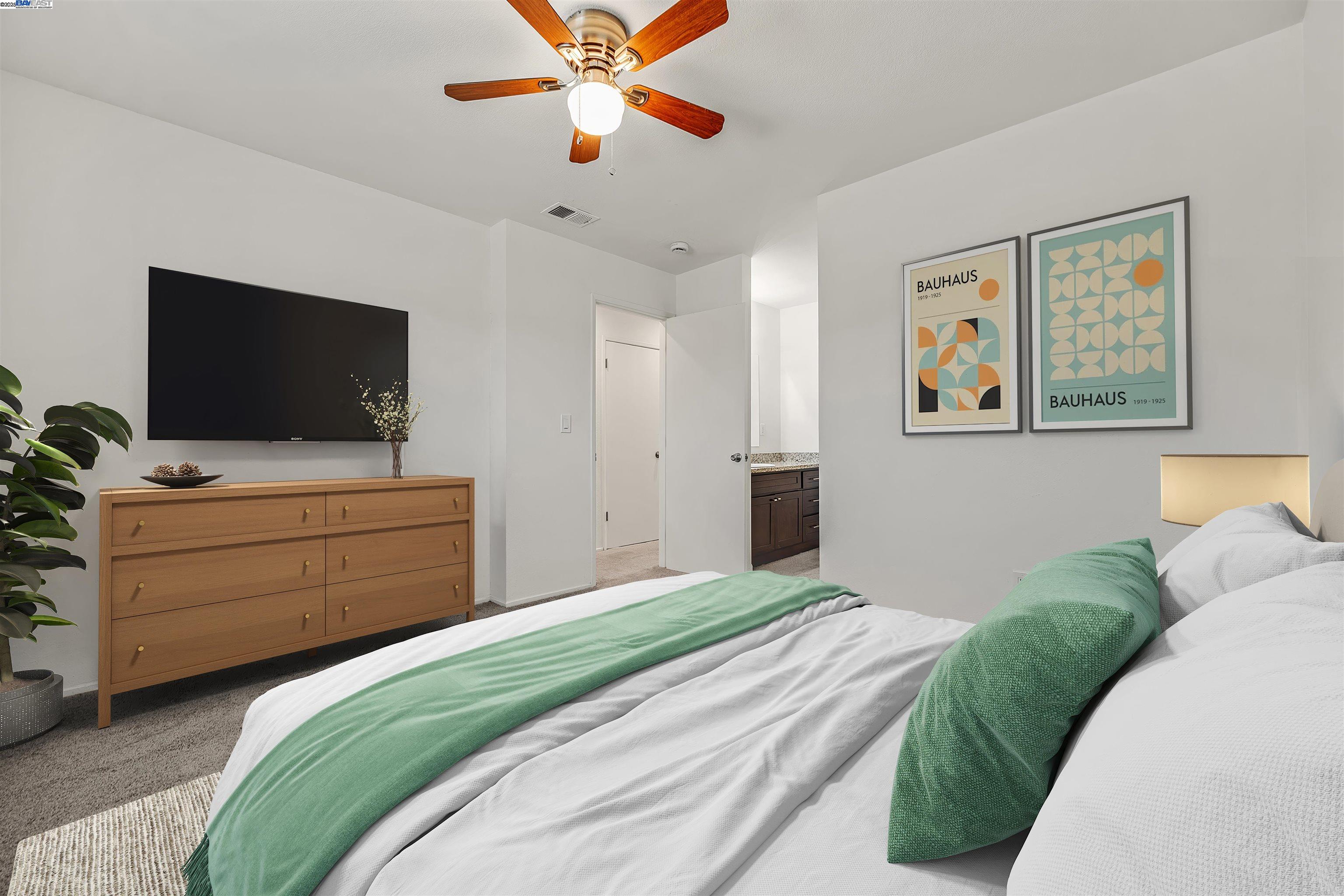 Detail Gallery Image 8 of 21 For 80 Portola Way #104,  Tracy,  CA 95376 - 3 Beds | 1/1 Baths
