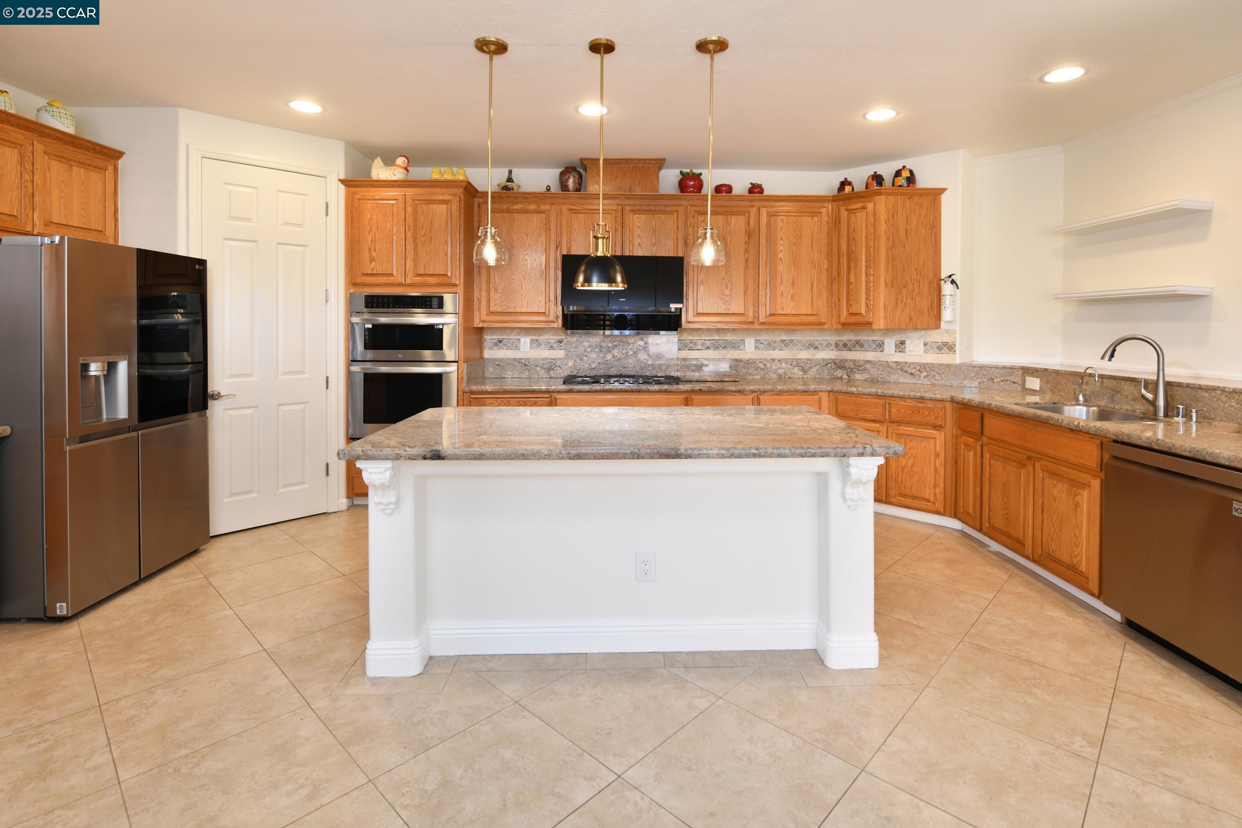Detail Gallery Image 33 of 60 For 5235 Ramsdell Ct, Antioch,  CA 94531 - 5 Beds | 3 Baths