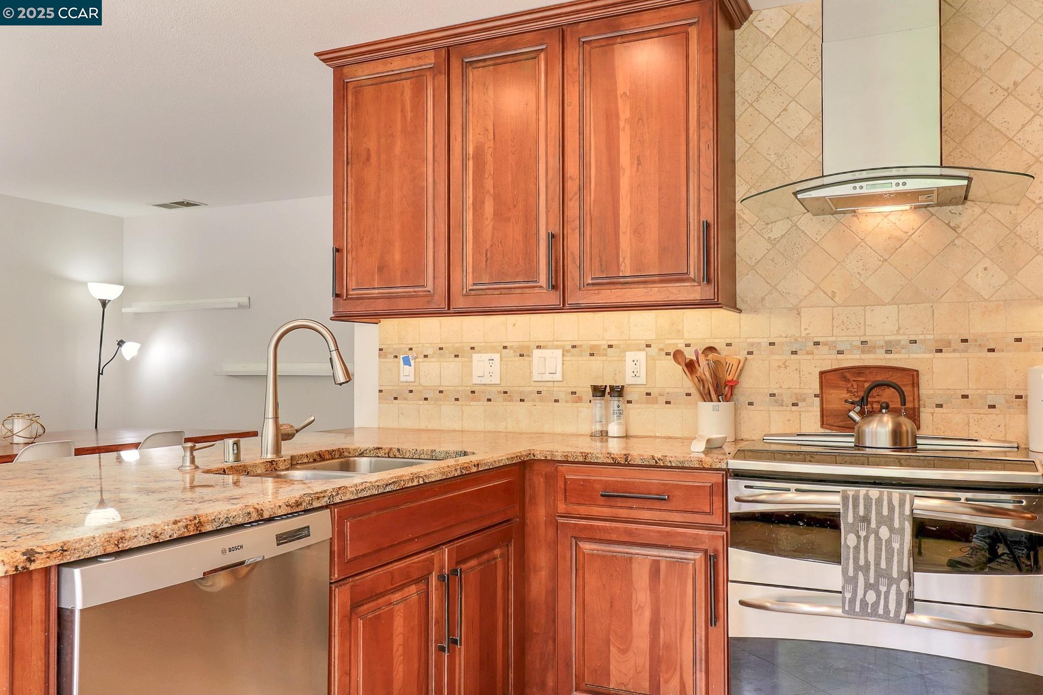 1728 Peachwillow St, Pittsburg, California 94565, 4 Bedrooms Bedrooms, 10 Rooms Rooms,2 BathroomsBathrooms,Residential Lease,For Rent,1728 Peachwillow St,41095877