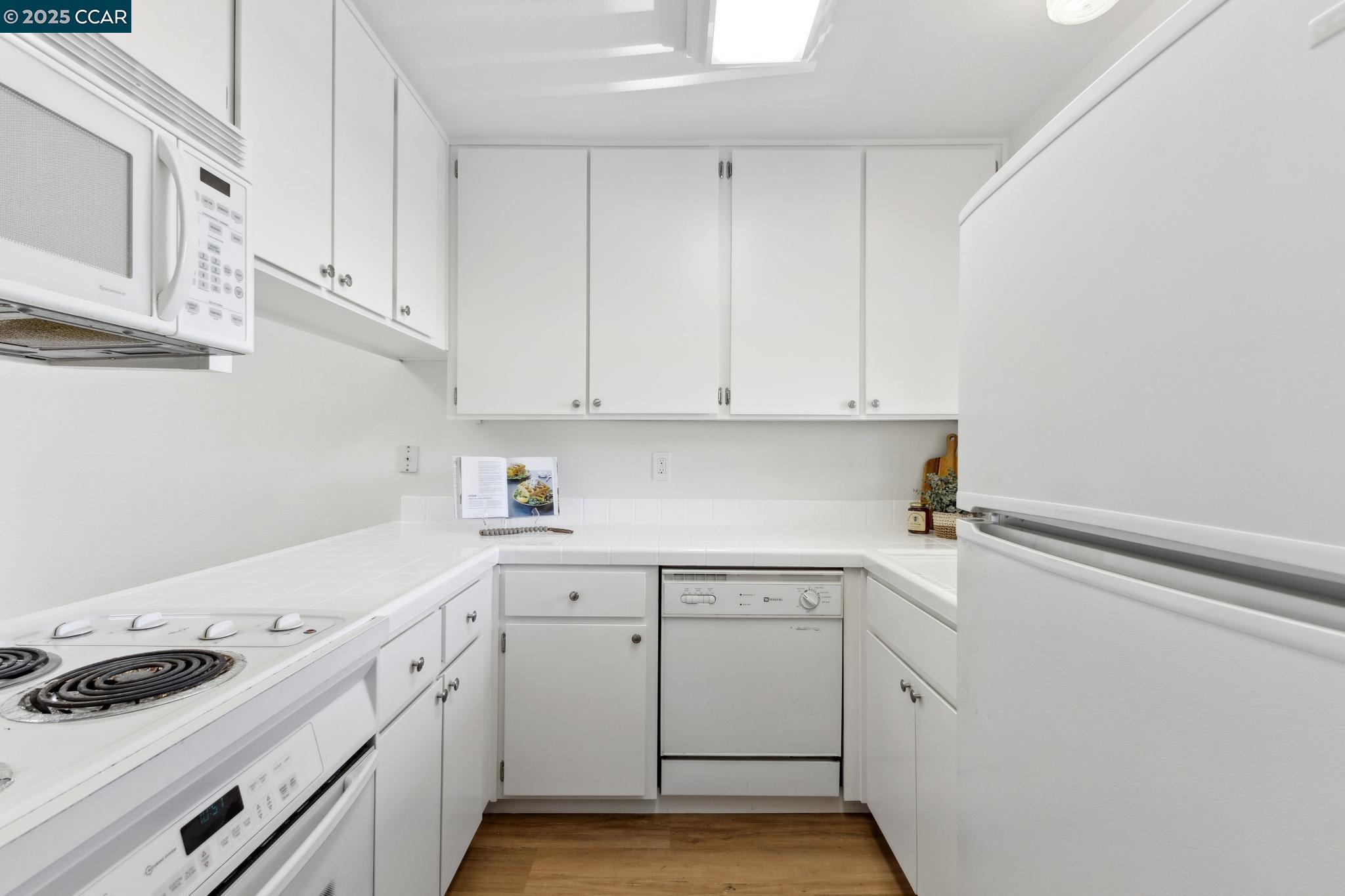 Photo #6: 41095881 Listing: Photo #6