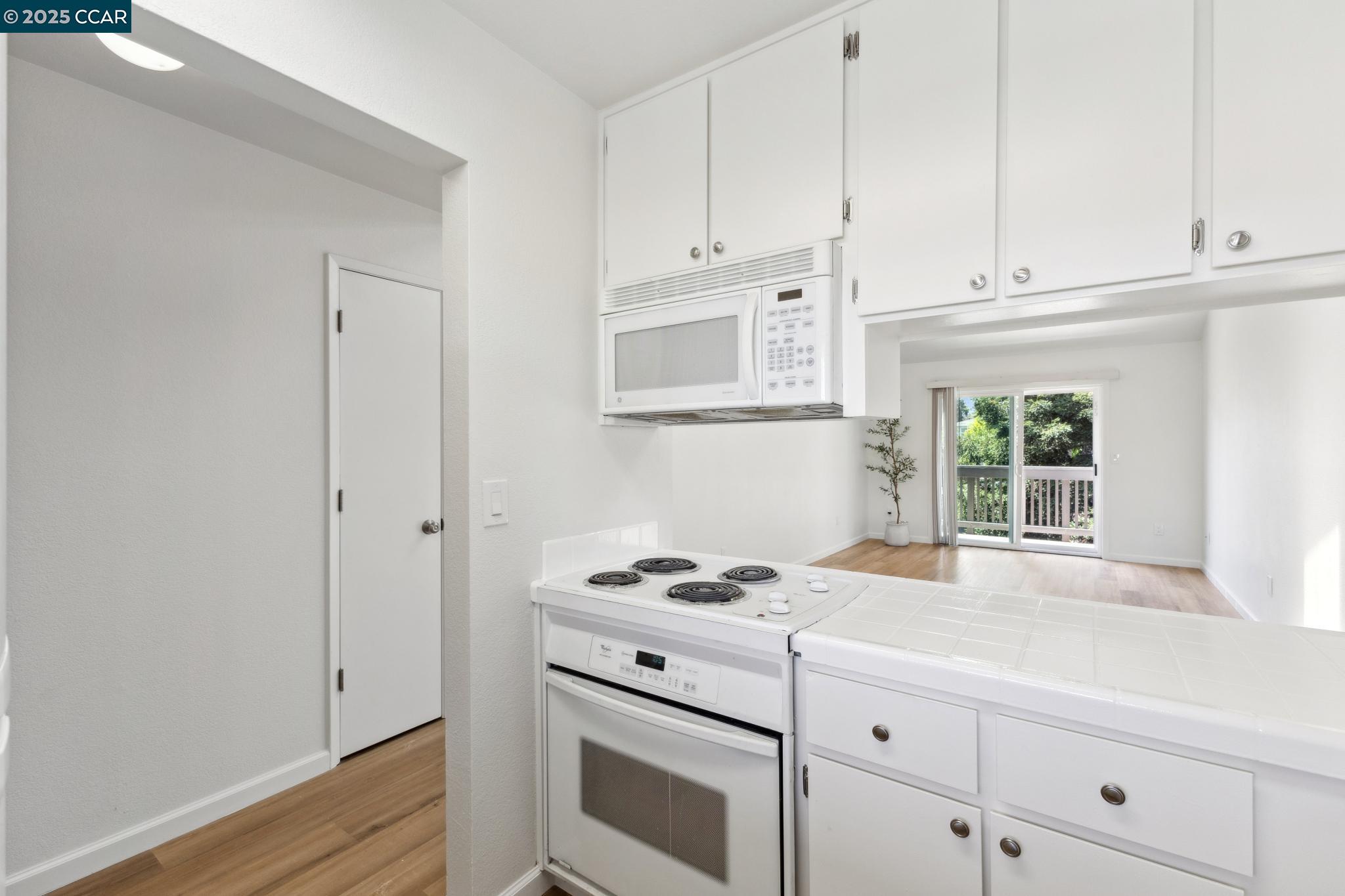 Photo #7: 41095881 Listing: Photo #7