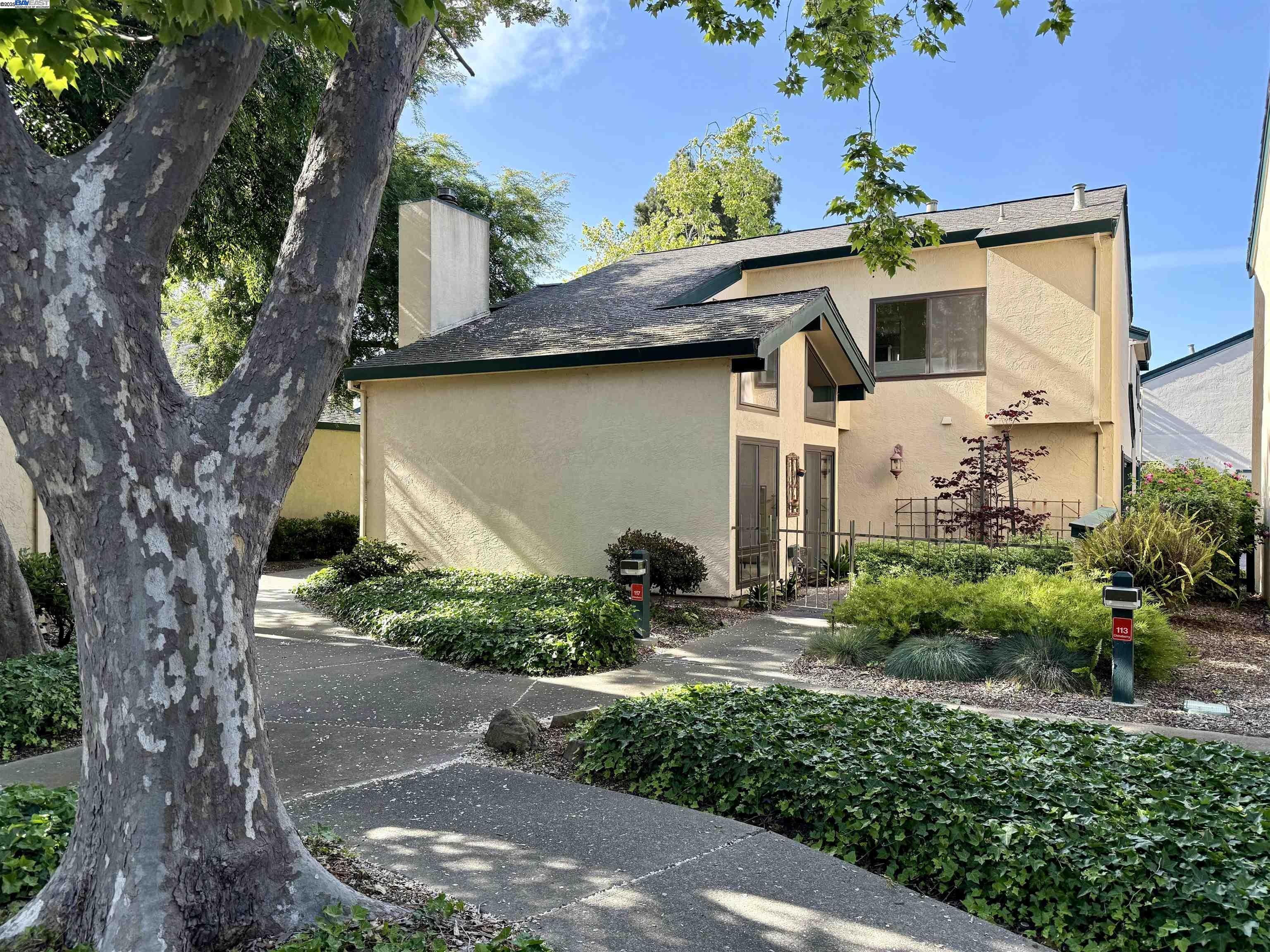 More Details about MLS # 41095883 : 117 CHINABERRY LN