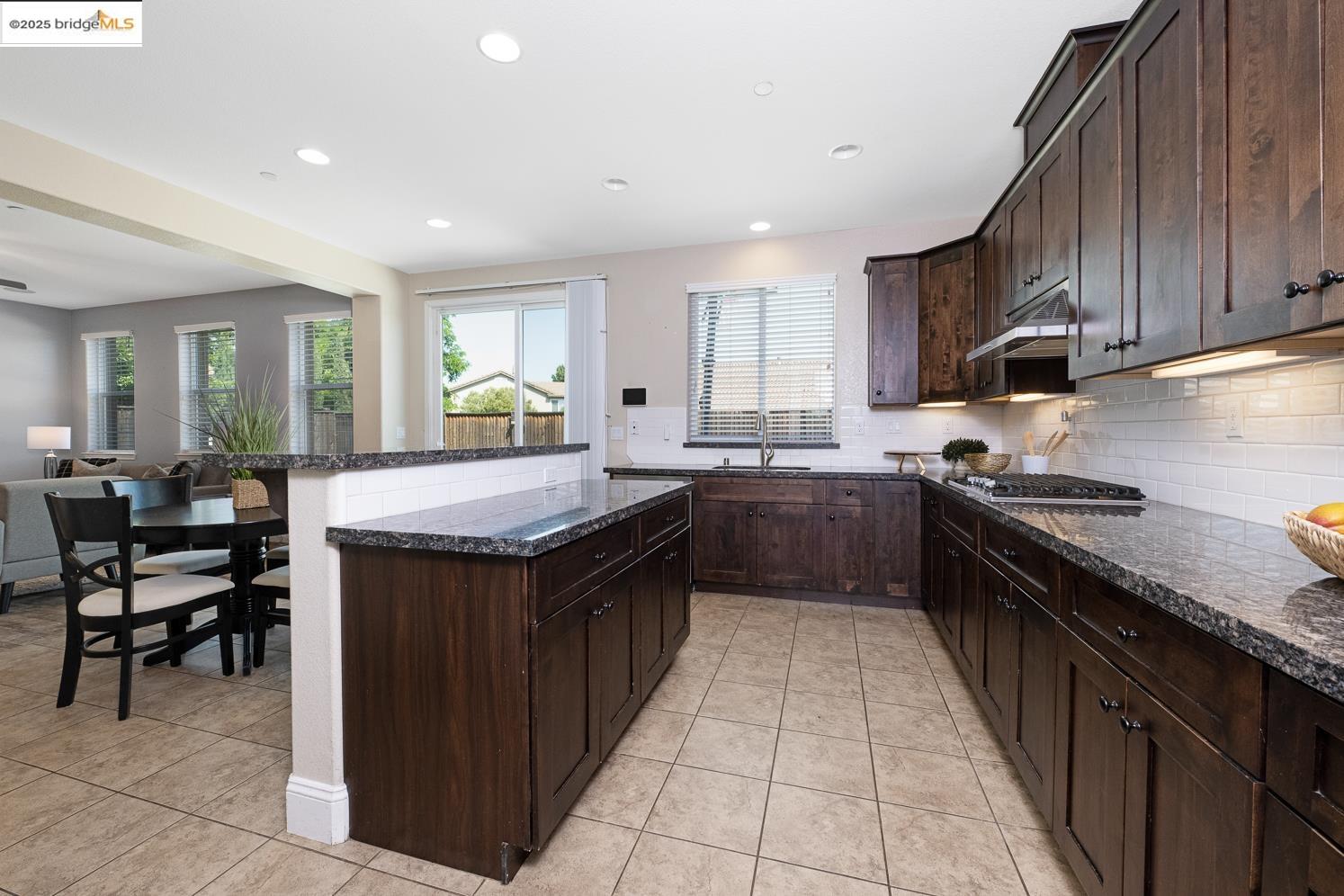 Detail Gallery Image 10 of 44 For 1604 Coventry Dr, Oakley,  CA 94561 - 4 Beds | 2/1 Baths