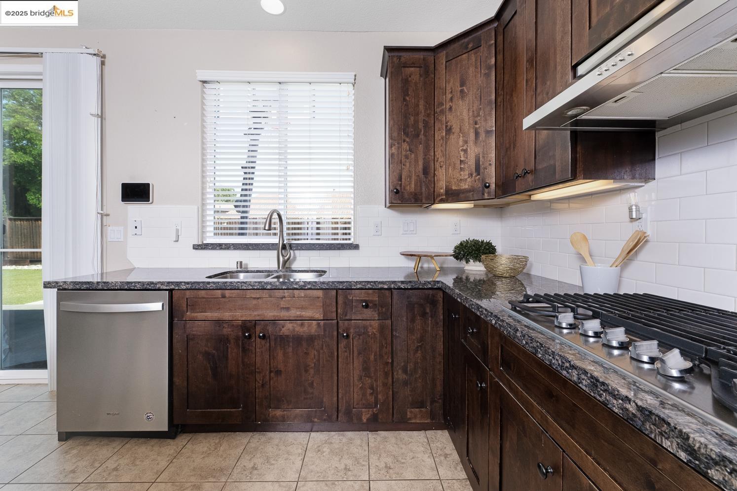 Detail Gallery Image 12 of 44 For 1604 Coventry Dr, Oakley,  CA 94561 - 4 Beds | 2/1 Baths