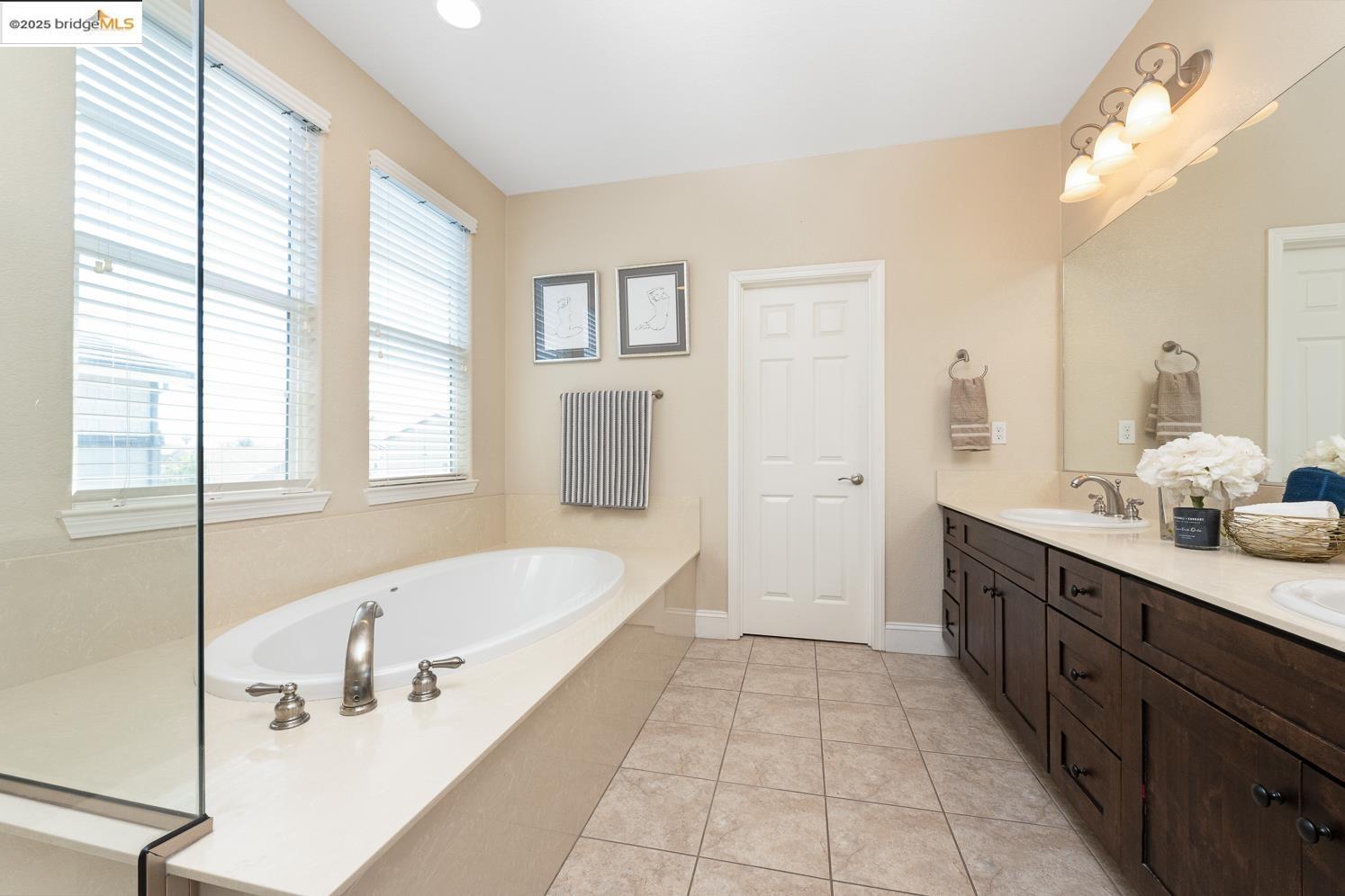 Detail Gallery Image 24 of 44 For 1604 Coventry Dr, Oakley,  CA 94561 - 4 Beds | 2/1 Baths