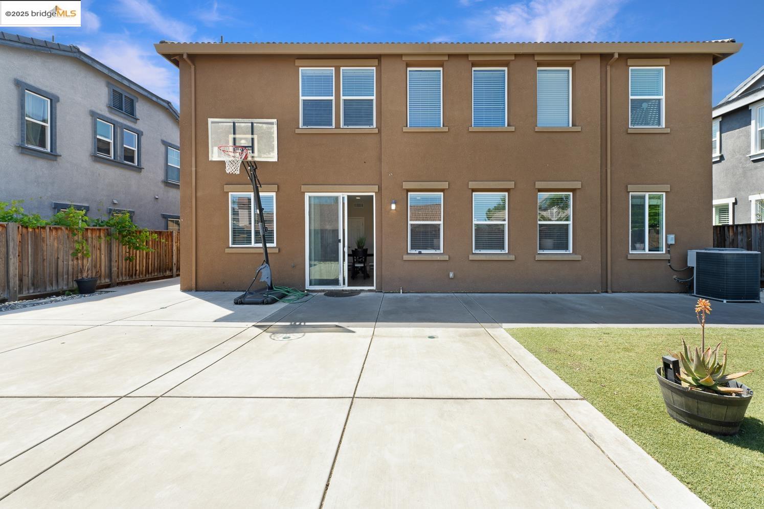 Detail Gallery Image 39 of 44 For 1604 Coventry Dr, Oakley,  CA 94561 - 4 Beds | 2/1 Baths