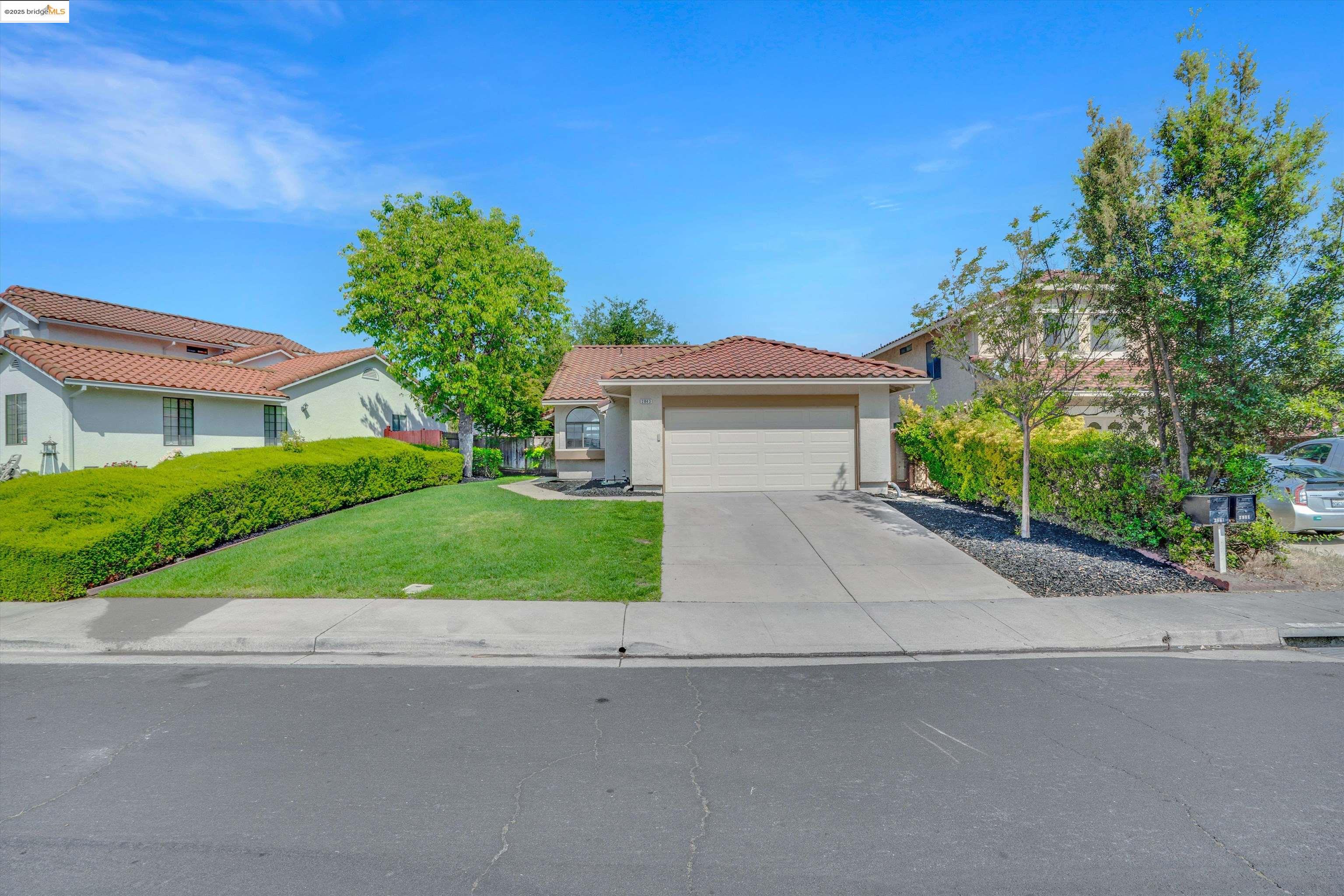 Detail Gallery Image 3 of 31 For 2843 Filbert St, Antioch,  CA 94509 - 3 Beds | 2 Baths