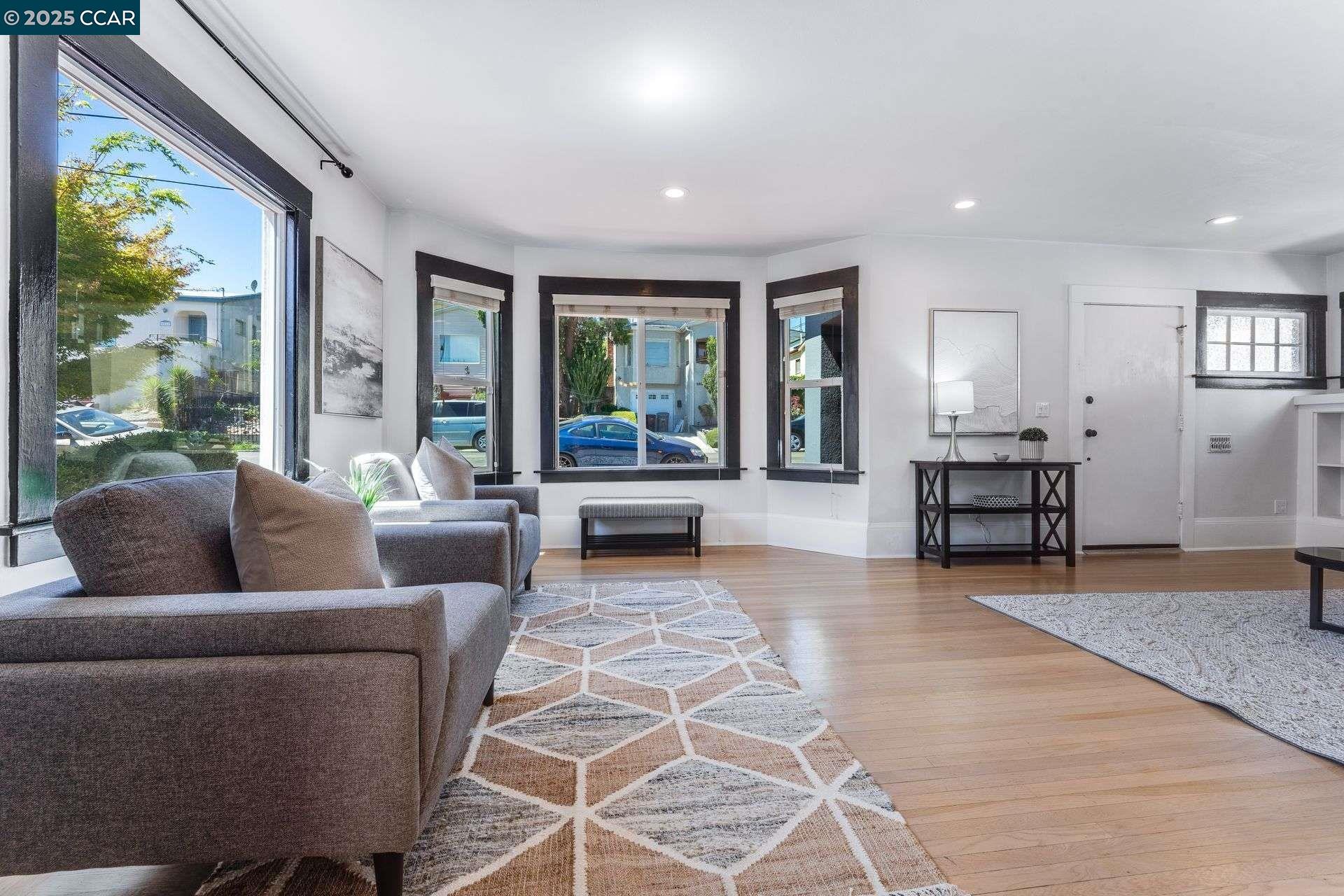 Detail Gallery Image 7 of 30 For 2824 Best Avenue, Oakland,  CA 94619 - 3 Beds | 1 Baths
