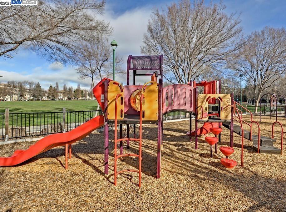 Detail Gallery Image 30 of 33 For 4418 Fitzwilliam Street, Dublin,  CA 94568 - 3 Beds | 2/1 Baths