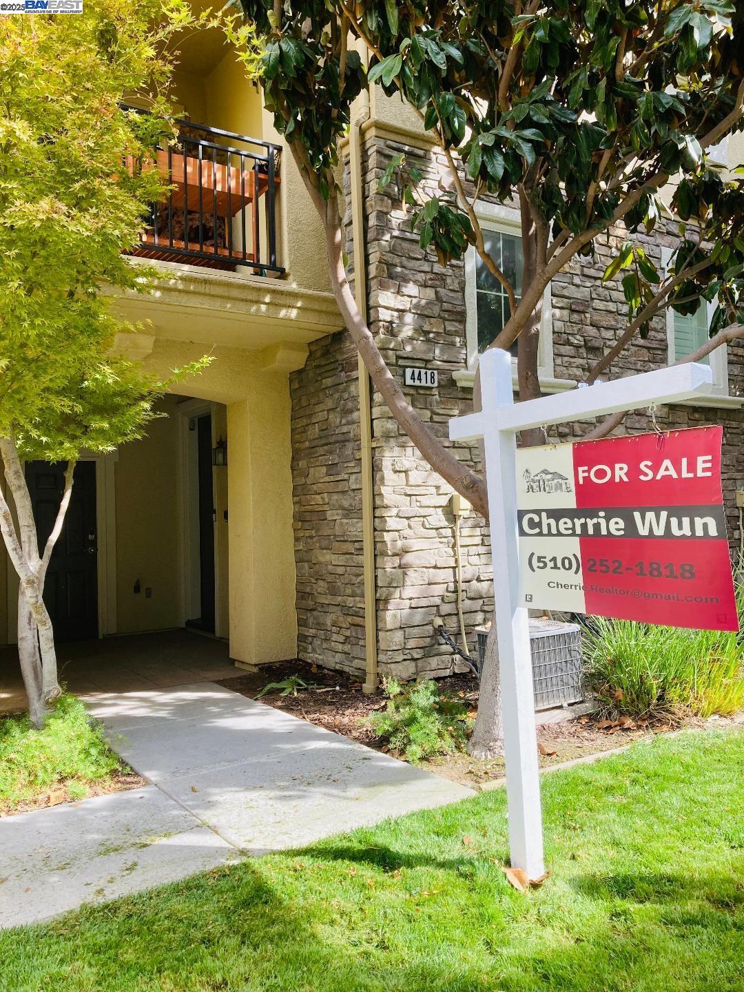 Detail Gallery Image 4 of 33 For 4418 Fitzwilliam Street, Dublin,  CA 94568 - 3 Beds | 2/1 Baths