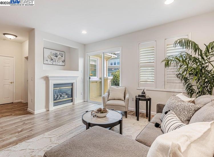 Detail Gallery Image 7 of 33 For 4418 Fitzwilliam Street, Dublin,  CA 94568 - 3 Beds | 2/1 Baths