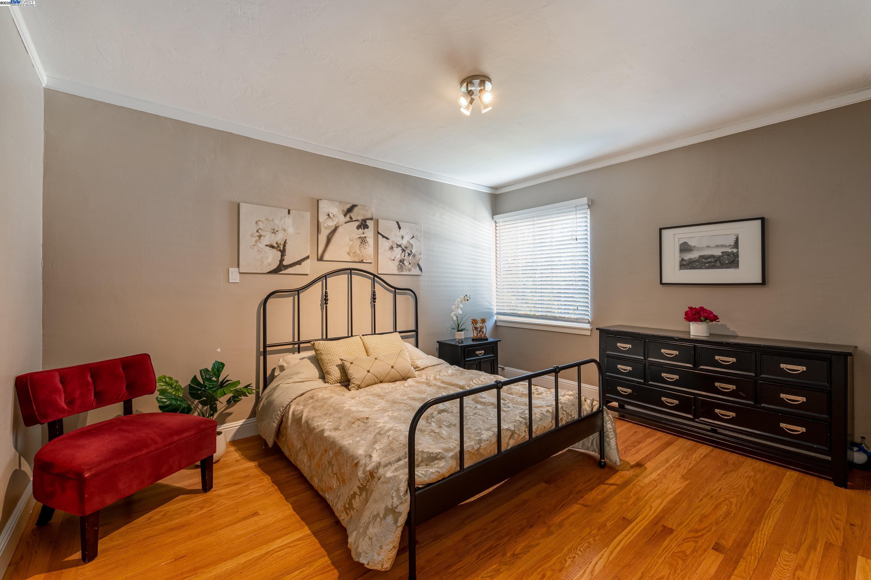 Detail Gallery Image 11 of 42 For 4545 Tompkins Ave, Oakland,  CA 94619 - 3 Beds | 2 Baths
