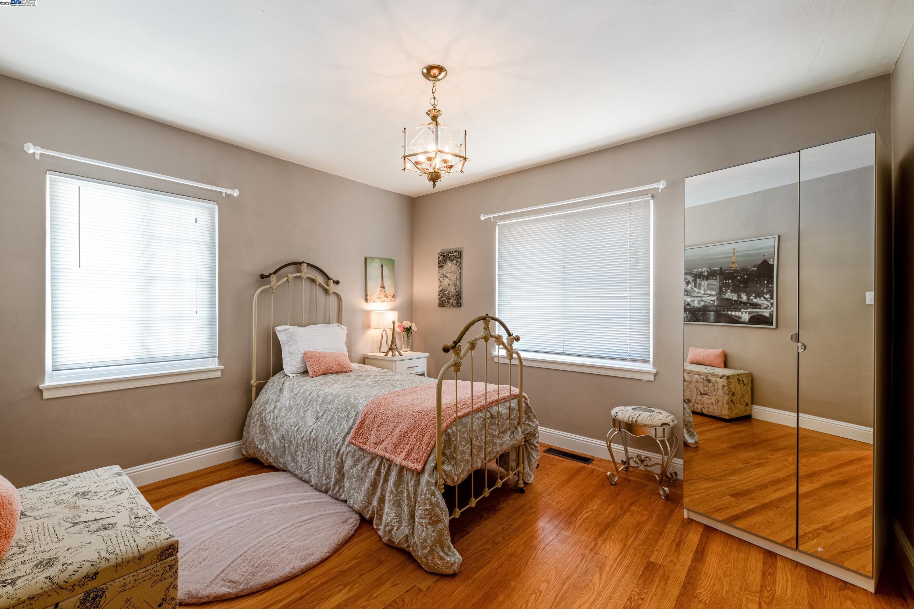 Detail Gallery Image 12 of 42 For 4545 Tompkins Ave, Oakland,  CA 94619 - 3 Beds | 2 Baths