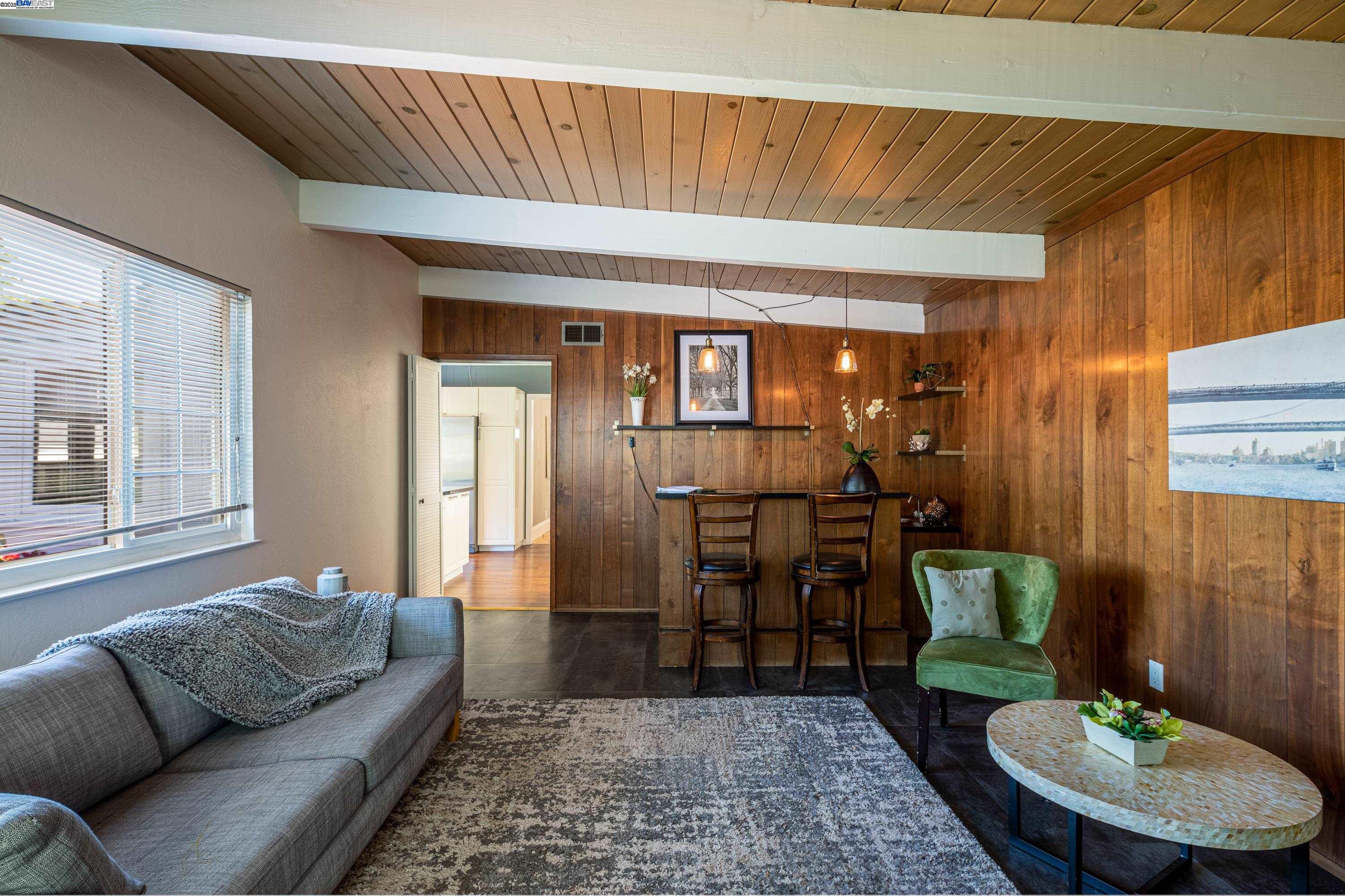 Detail Gallery Image 20 of 42 For 4545 Tompkins Ave, Oakland,  CA 94619 - 3 Beds | 2 Baths