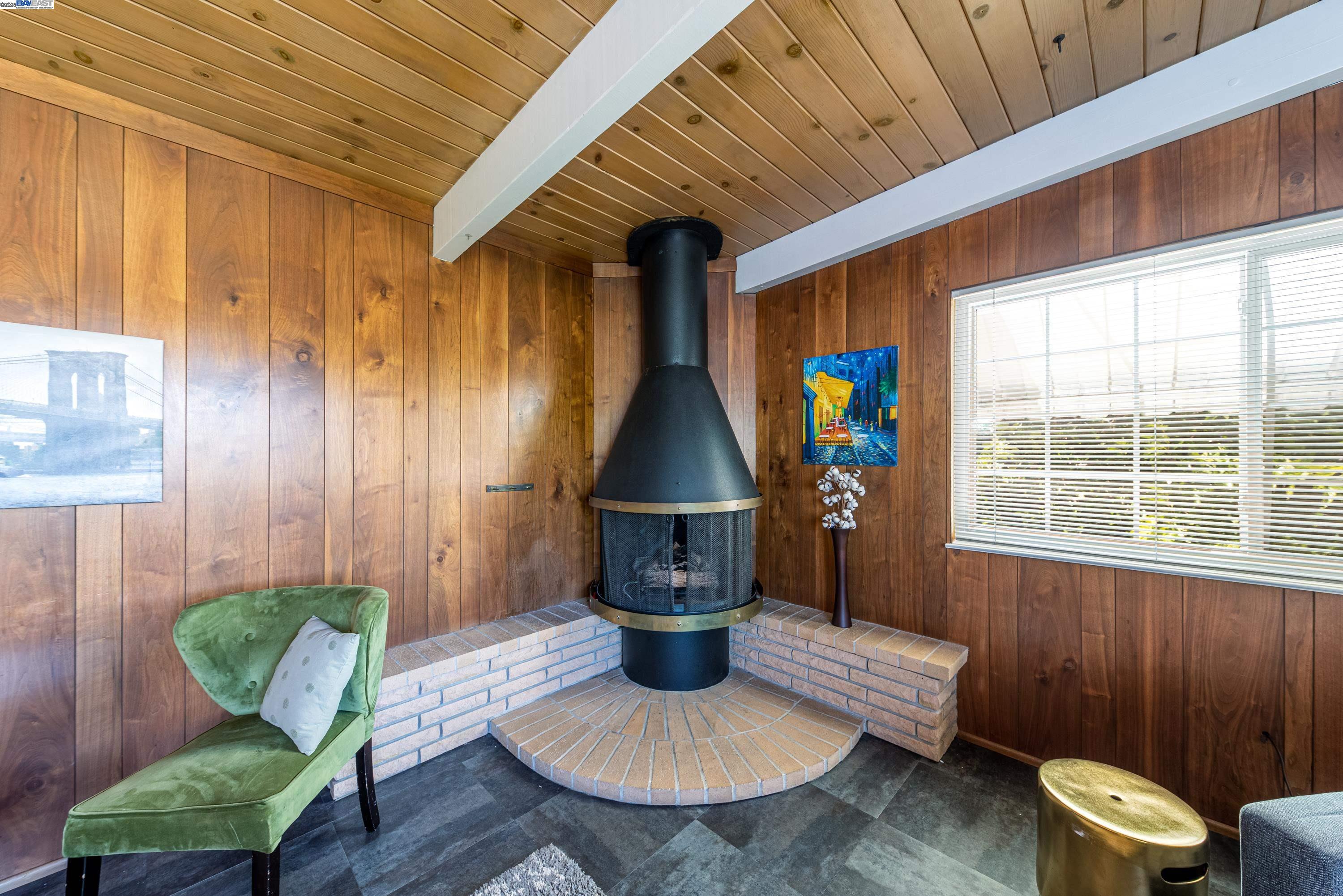 Detail Gallery Image 21 of 42 For 4545 Tompkins Ave, Oakland,  CA 94619 - 3 Beds | 2 Baths