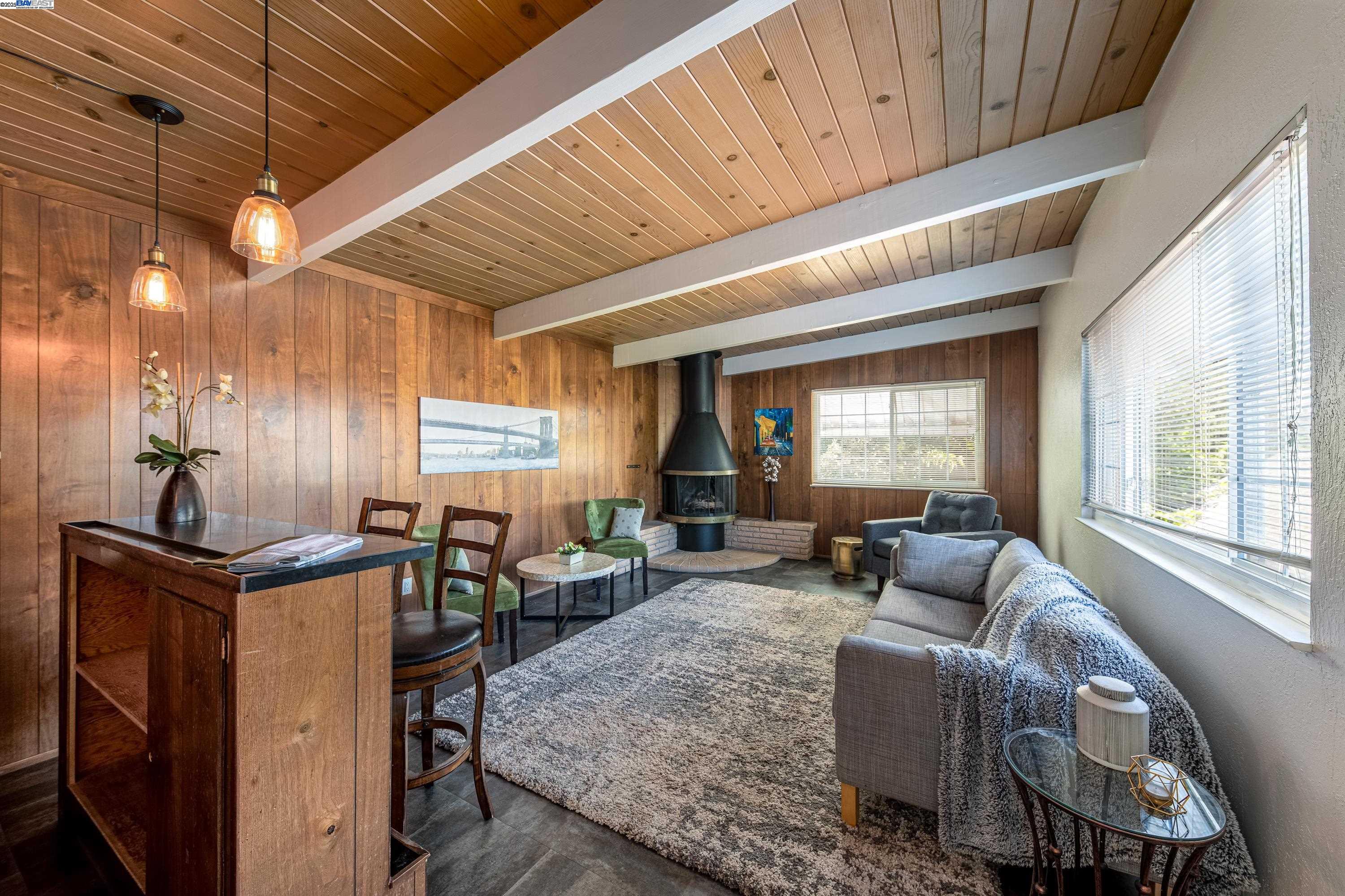 Detail Gallery Image 22 of 42 For 4545 Tompkins Ave, Oakland,  CA 94619 - 3 Beds | 2 Baths