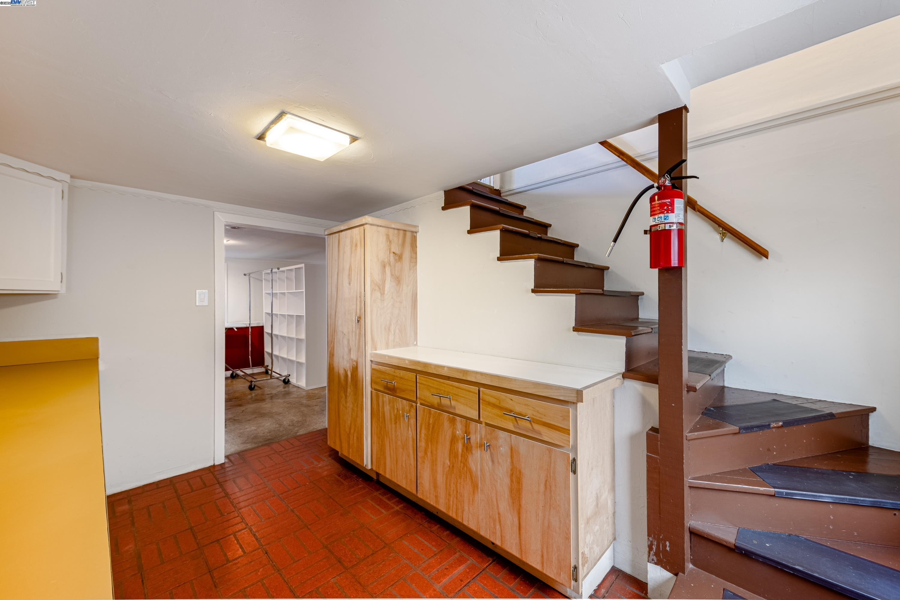 Detail Gallery Image 23 of 42 For 4545 Tompkins Ave, Oakland,  CA 94619 - 3 Beds | 2 Baths