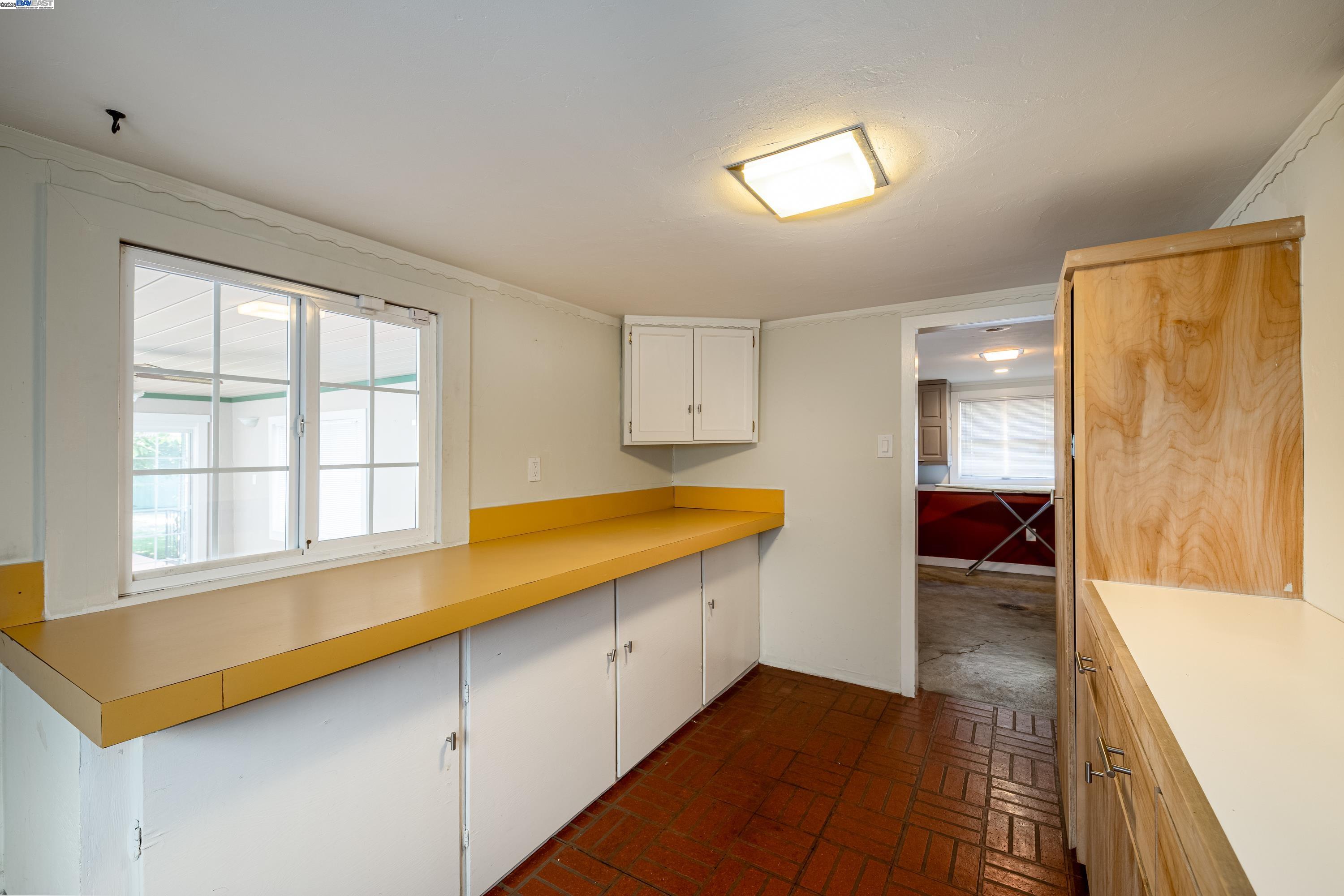 Detail Gallery Image 24 of 42 For 4545 Tompkins Ave, Oakland,  CA 94619 - 3 Beds | 2 Baths