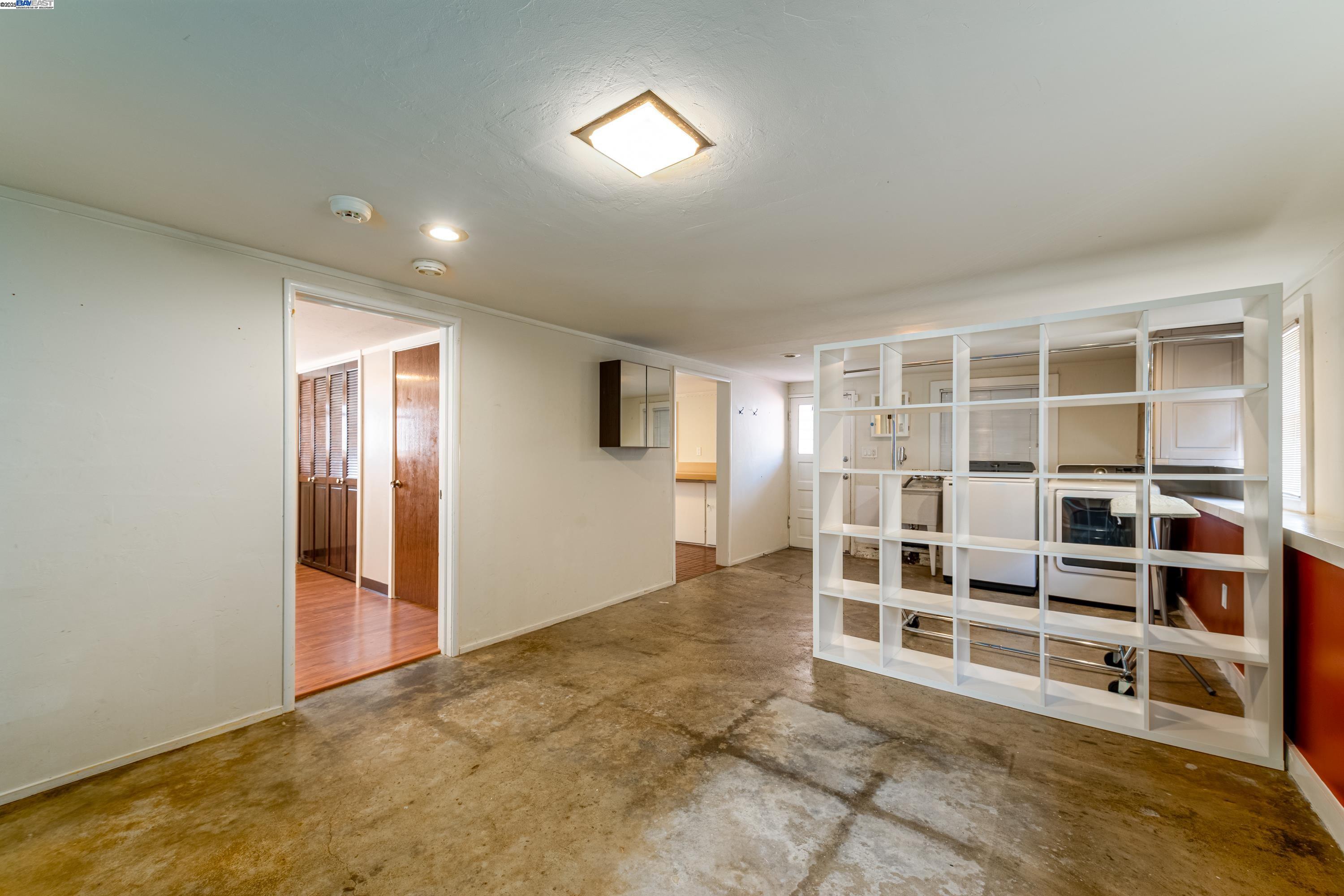 Detail Gallery Image 26 of 42 For 4545 Tompkins Ave, Oakland,  CA 94619 - 3 Beds | 2 Baths