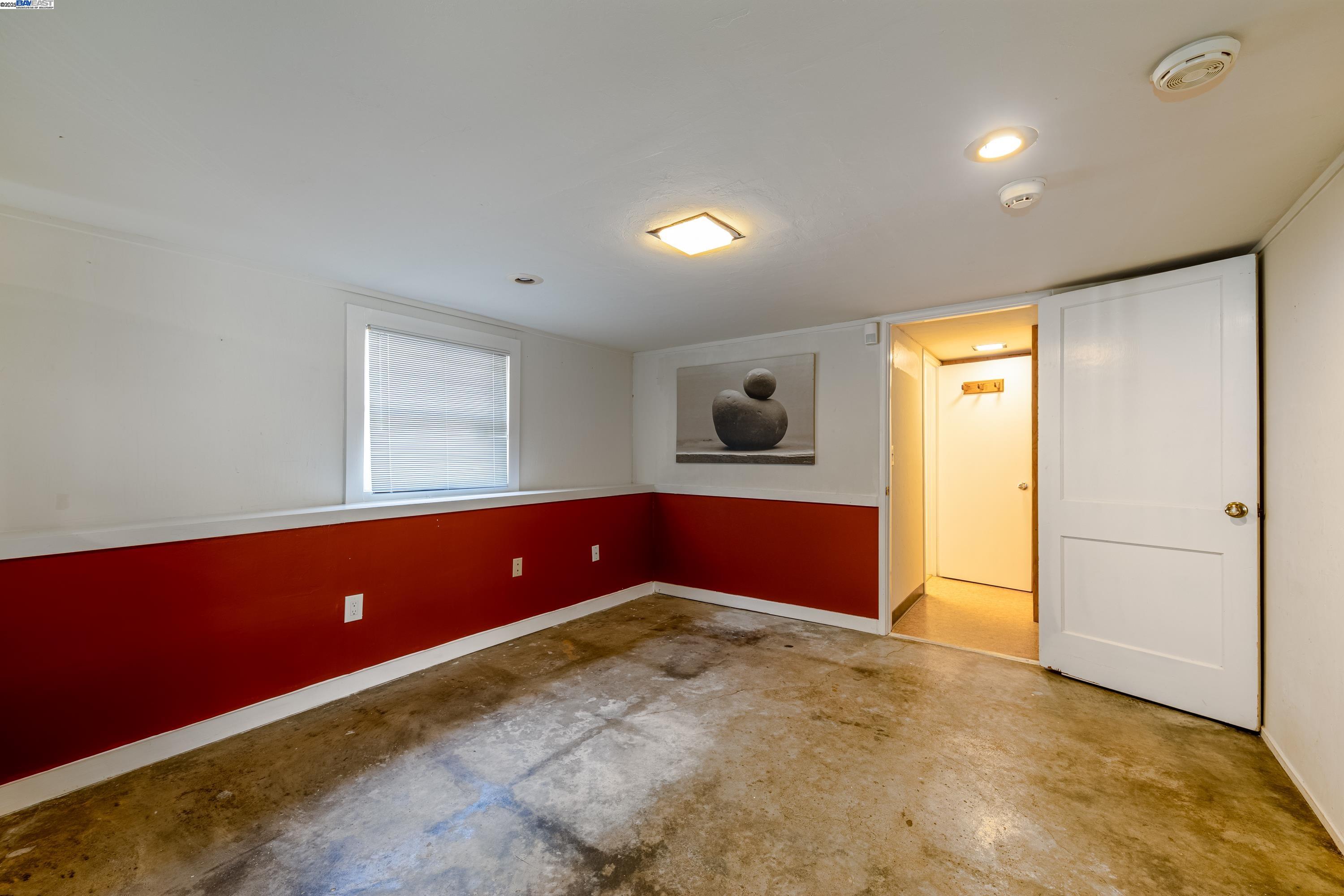 Detail Gallery Image 28 of 42 For 4545 Tompkins Ave, Oakland,  CA 94619 - 3 Beds | 2 Baths